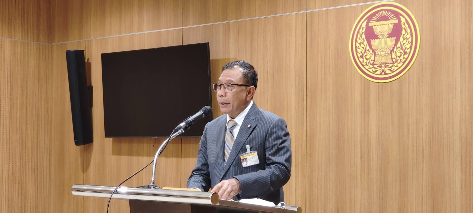 ปธ.กมธ.กัญชา สวนหมัด ปชป.ตั้งเวที ใช้ถ้อยคำหยาบคาย ไม่ให้เกียรติกรรมาธิการฯ ทั้งที่มีตัวแทนทุกพรรคร่วมพิจารณา พูดฝ่ายเดียว เนื้อหาบิดเบือน ย้ำกฎหมายใช้ควบคุม และแก้ไขตามขั้นตอนนิติวิธีได้