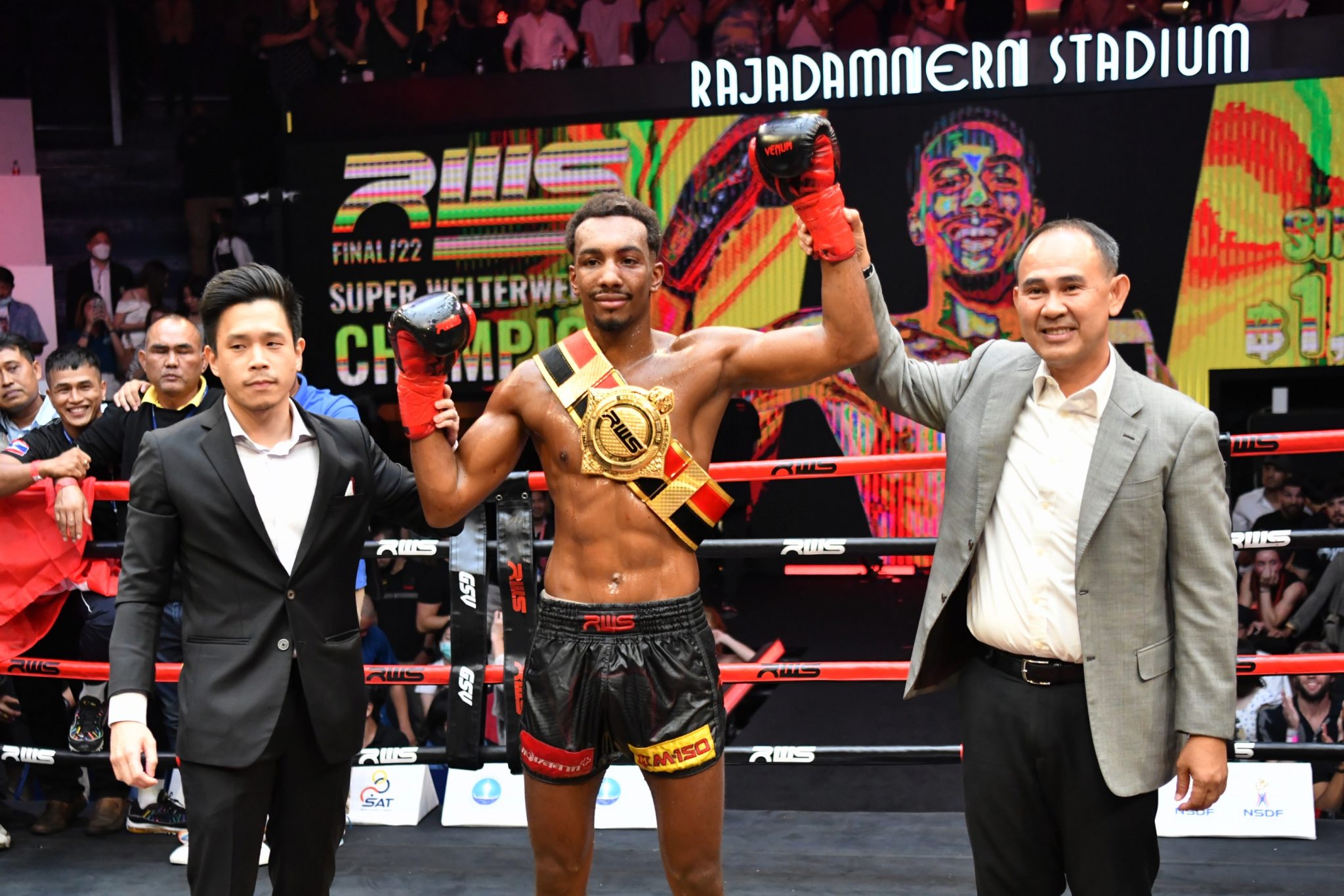 เลขานุการรัฐมนตรีว่าการกระทรวงการท่องเที่ยวและกีฬา เข้าร่วมชมการแข่งขันชกมวยและมอบเข็มขัดแชมป์ ในศึก RWS World Final 2022