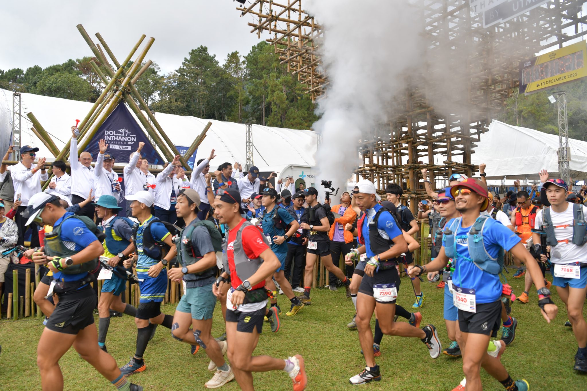 รมว.ท่องเที่ยวและกีฬา ปล่อยตัวนักแข่งขันวิ่งเทรล ระยะ SUMMIT 160 กิโลเมตร รายการ “Doi Inthanon Thailand by UTMB 2022”