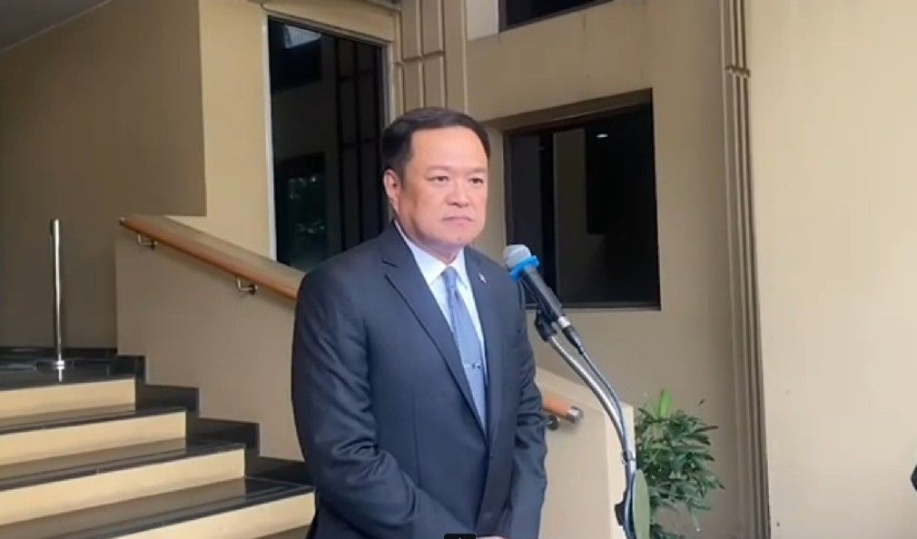 รอดูของจริง !”อนุทิน” ตอบปม 37 ส.ส.จ่อเข้าภูมิใจไทย ย้ำ พรรคการเมืองเป็นของทุกคน การย้ายเข้าออกเป็นเรื่องปกติ ยัน ไม่ประมาท แม้โพลยกตัวเต็งนายกฯ “จะเป็นอะไร ให้ดูหลังเลือกตั้ง”