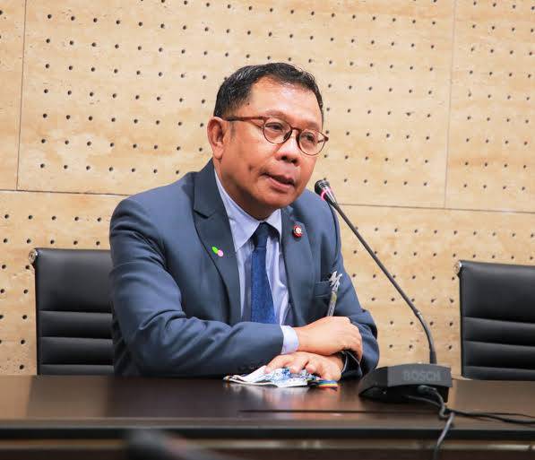 ซัด ปชป.ปากบอกส่งเสริมกัญชาเป็นพืชเศรษฐกิจ แต่กลับจะนำกลับไปเป็นยาเสพติด ! "ศุภชัย" ถาม "จุรินทร์-เฉลิมชัย" เซ็ง ยื่นฝ่ายบริหารเข้าแทรกแซง ละเลยฝ่ายนิติบัญญัติ สงสัย ใกล้เลือกตั้ง มีธง ล้มผลงานเพื่อน