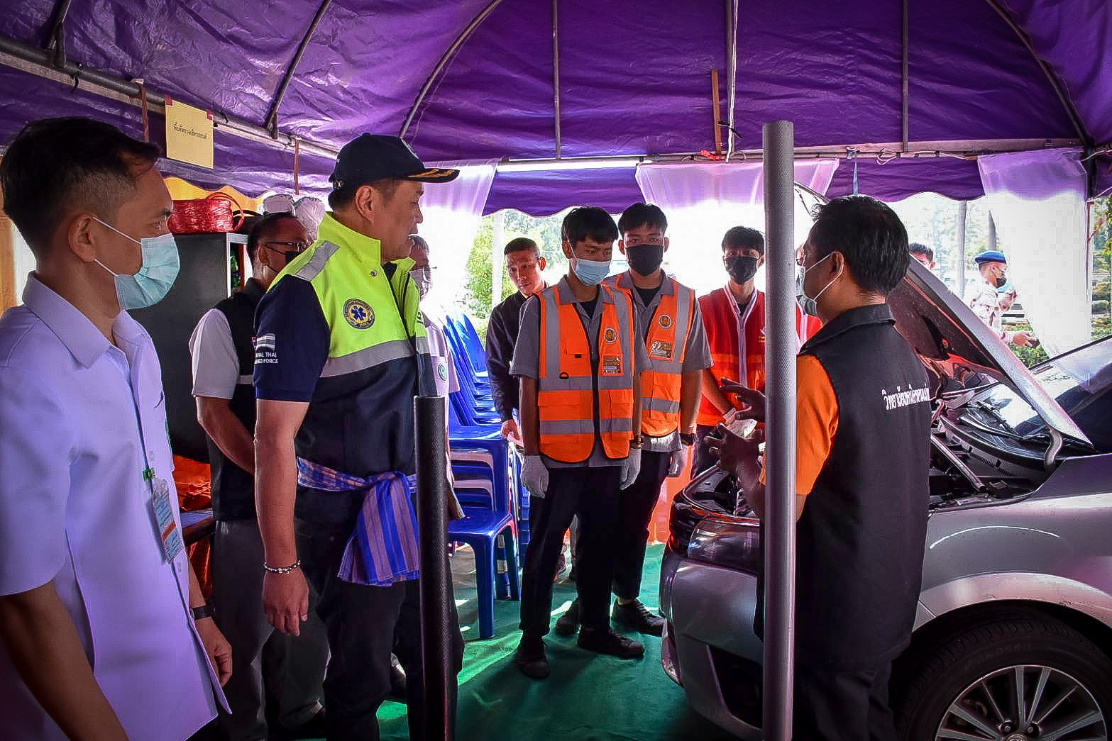 “อนุทิน” ตรวจเยี่ยมจุดบริการประชาชน จ.ขอนแก่น ตรวจเยี่ยมแผนรับมือเหตุฉุกเฉินปีใหม่ พร้อมให้กำลังใจผู้ปฏิบัติงาน