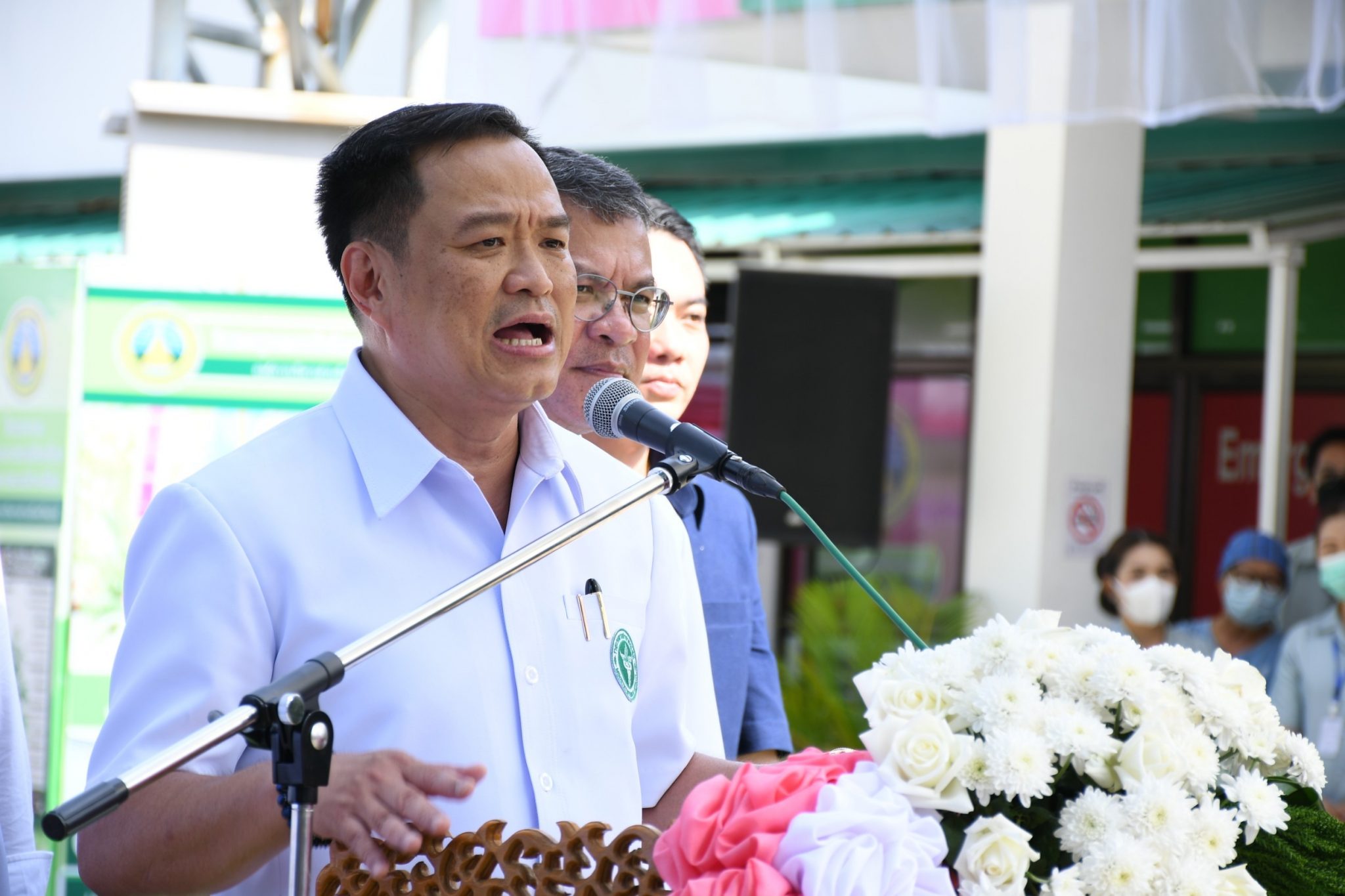 ผิดหมด ต้องดำเนินคดี ! "อนุทิน" ตอบปมดราม่าเด็กสูบกัญชา สงสัยเป็นงานเซ็ตถ่าย หวังผลบางอย่าง