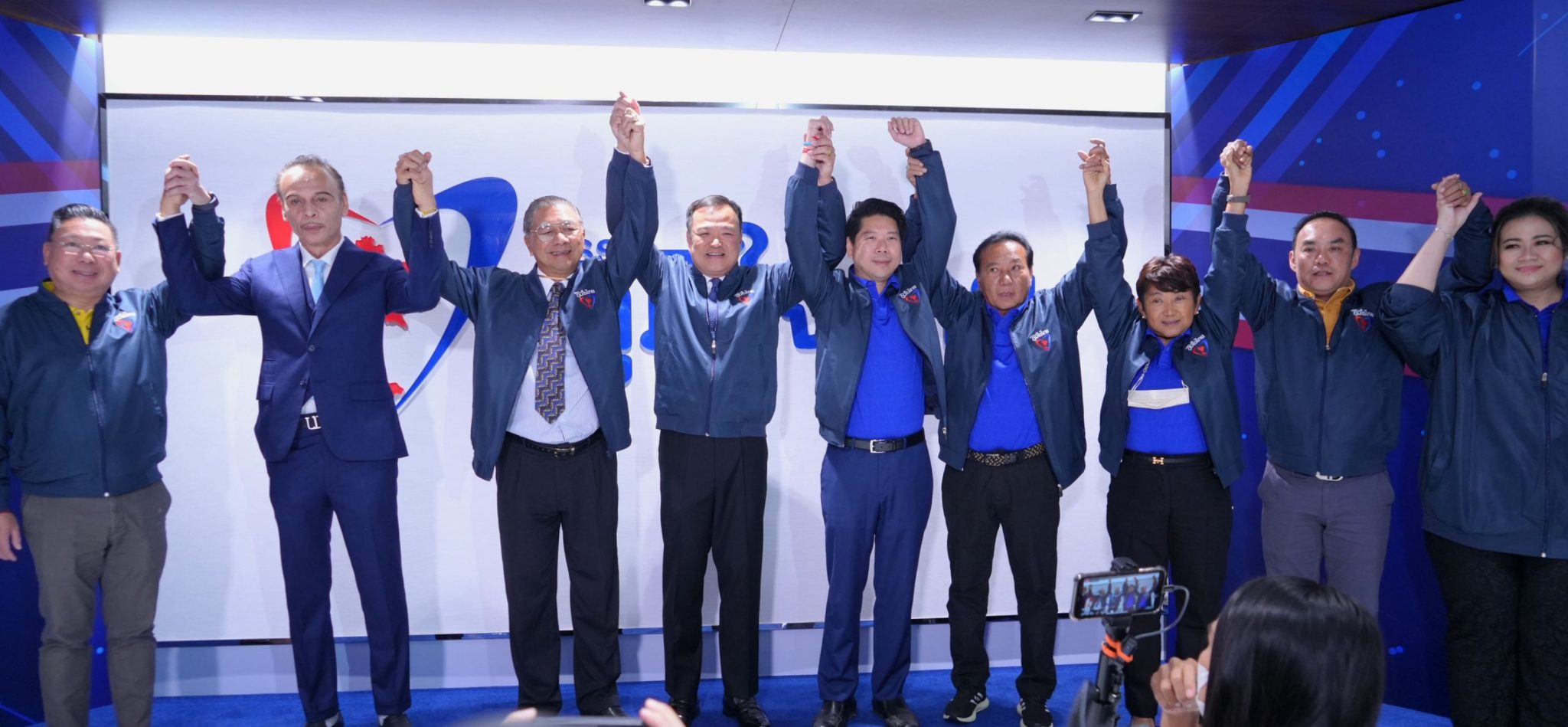 ชื่นชม ทำงานใกล้ชิดประชาชน ! "อนุทิน" นำทีม "ภูมิใจไทย" ต้อนรับ "วีระกร" อบอุ่น