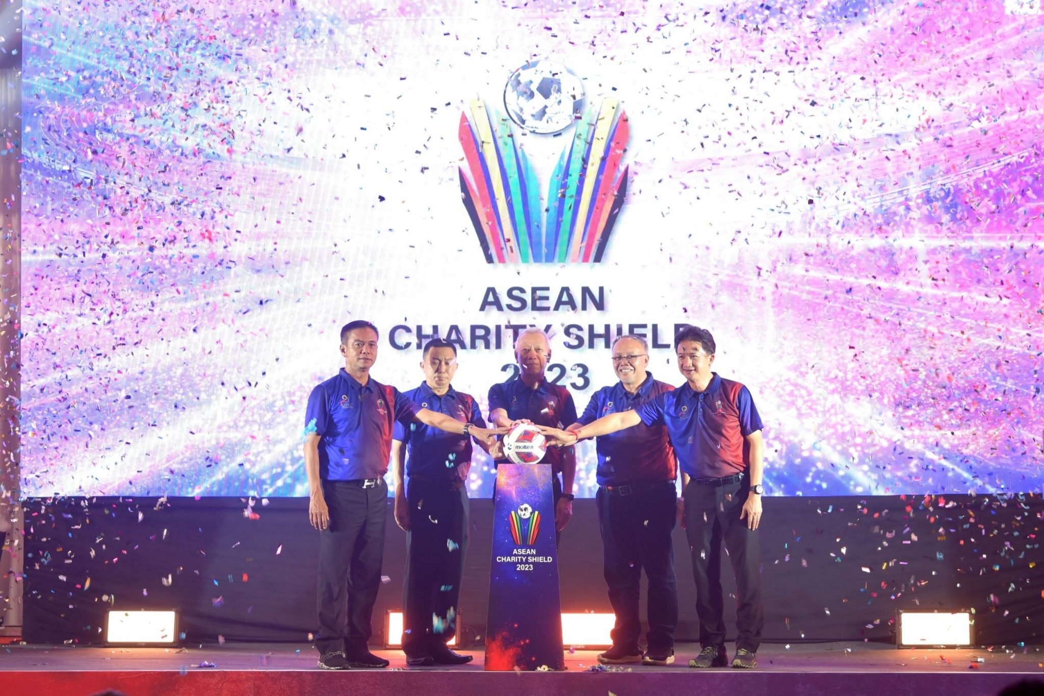 รมว.พิพัฒน์ เป็นประธานแถลงข่าวการแข่งขันฟุตบอลอาชีพนัดพิเศษเพื่อการกุศล รายการ ASEAN CHARITY SHIELD 2023