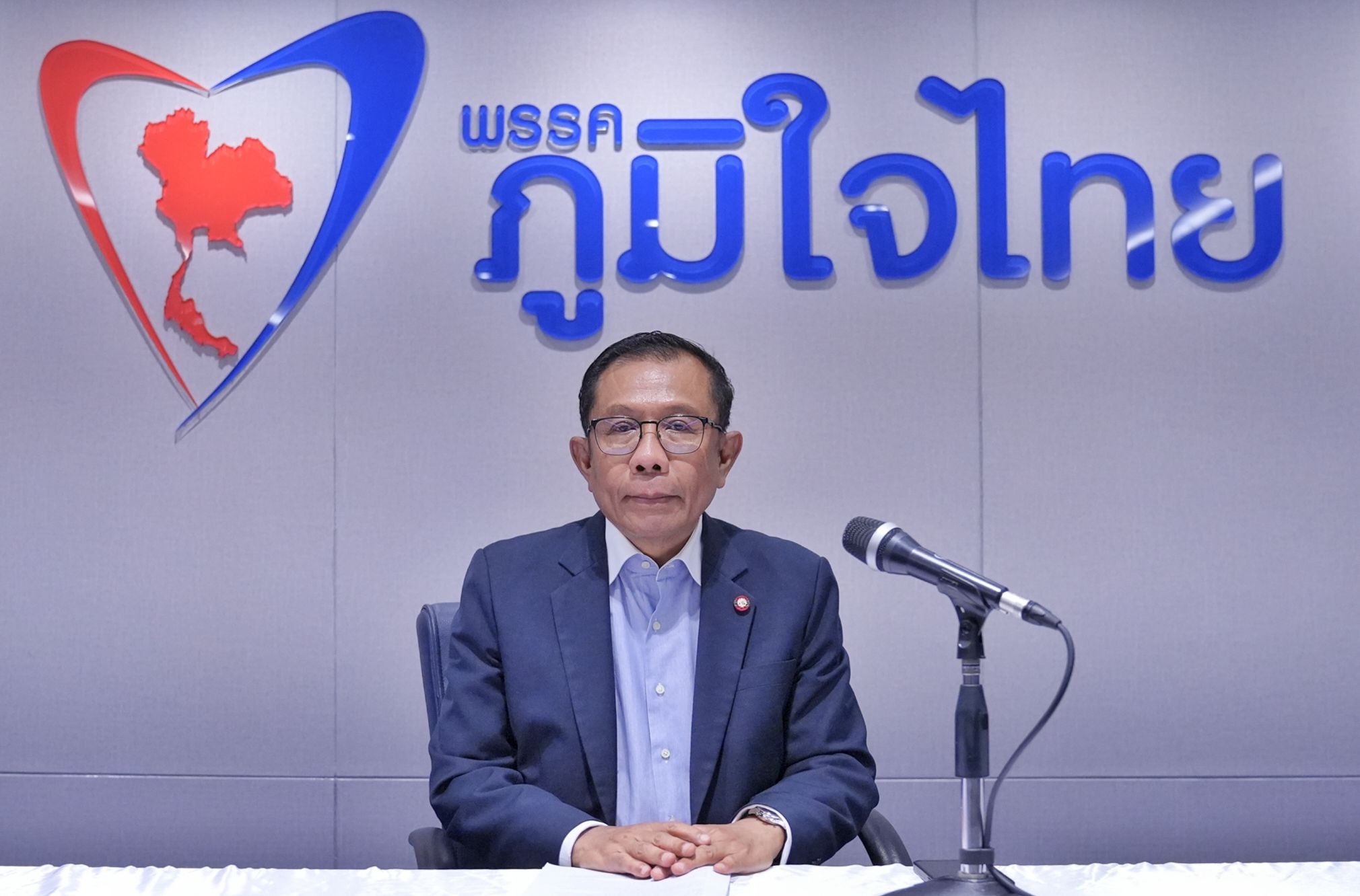 ภท. ลั่น สู้ศึกเลือกตั้ง หลัง “พล.อ.ประยุทธ์ ” สังกัดพรรคการเมืองเต็มตัว พร้อมเปิดตัว "พุทธิพงษ์" นำทัพ กทม. 11 ม.ค. นี้ ขณะที่ “ทูตสหรัฐฯ” พบ “อนุทิน” คุยการเมือง ชี้ “ประยุทธ์” จากหัวหน้าคณะรัฐประหารลงเลือกตั้ง เป็นความงดงามของระบอบประชาธิปไตย