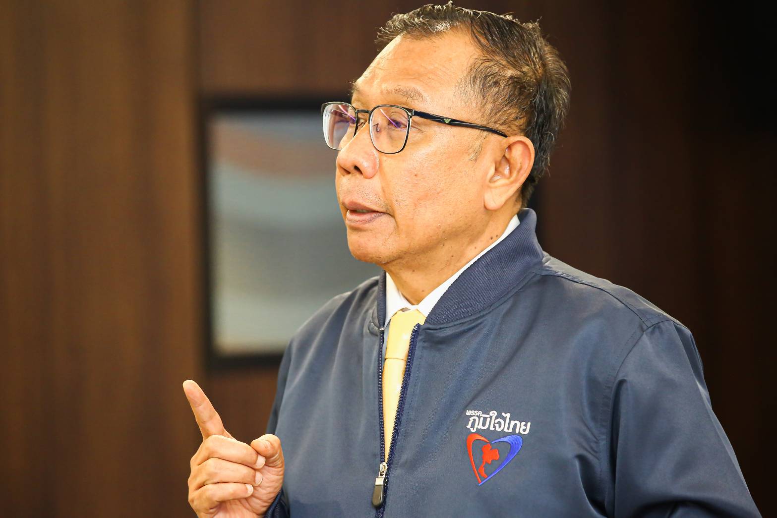 สยบดราม่าผู้ป่วย HIV ไม่ได้รับยา ขอฟังหมอ อย่ารีบมั่ว! “ศุภชัย” สะกิดฝ่ายการเมือง ชี้ “ภูมิใจไทย” ยื่น กกต.เอาผิด 3 พรรค เพื่อปกป้องศักดิ์ศรี