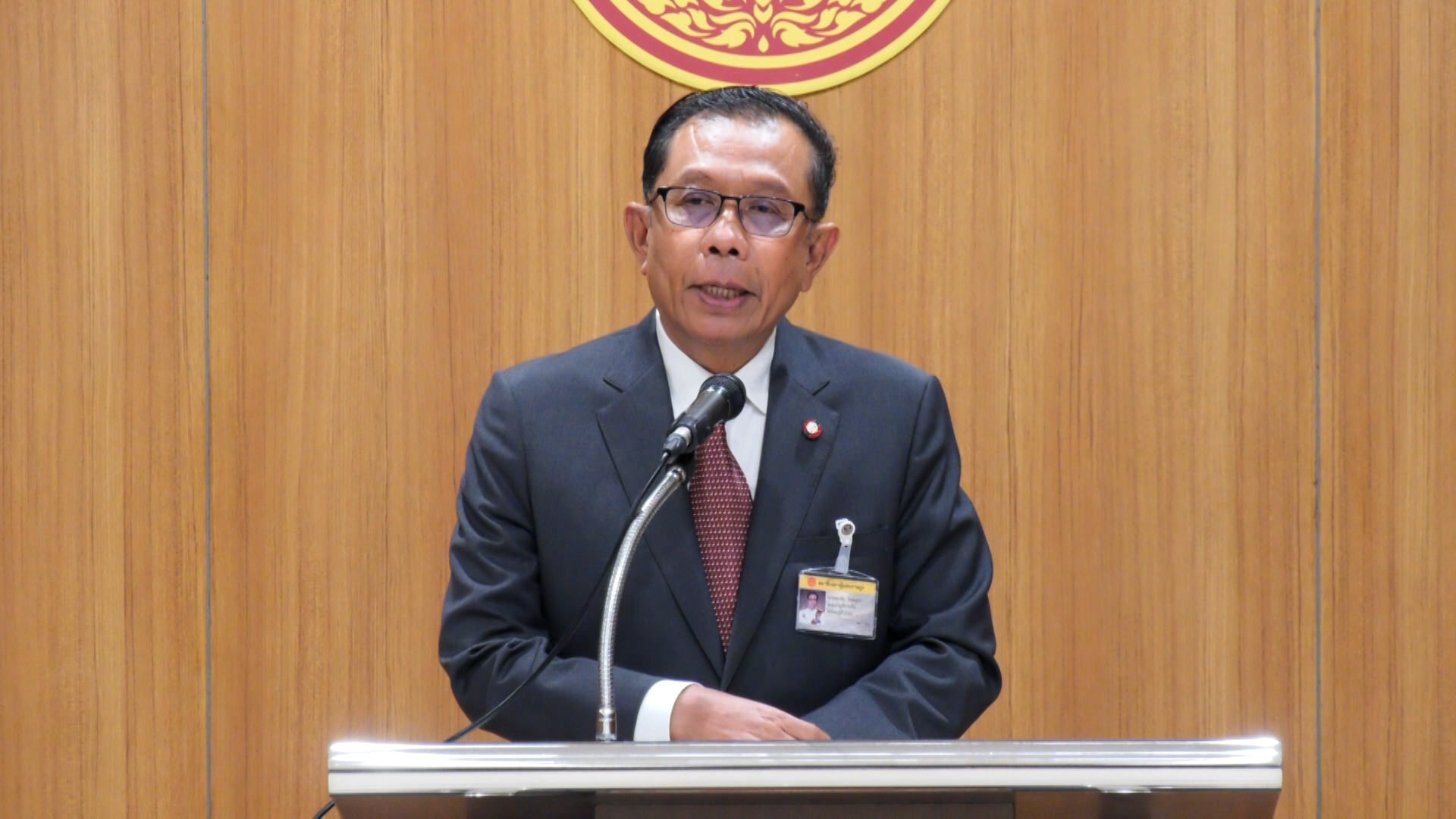 "ศุภชัย" จี้ นายกรัฐมนตรี ยุบสภา อัดวิป รบ.ไร้ประสิทธิภาพคุมเสียงไม่ได้ ทำสภาล่ม จวก ส.ส. เล่นละครแหกตา ปชช. อภิปรายทุกมาตราแต่กลับไม่แสดงตน