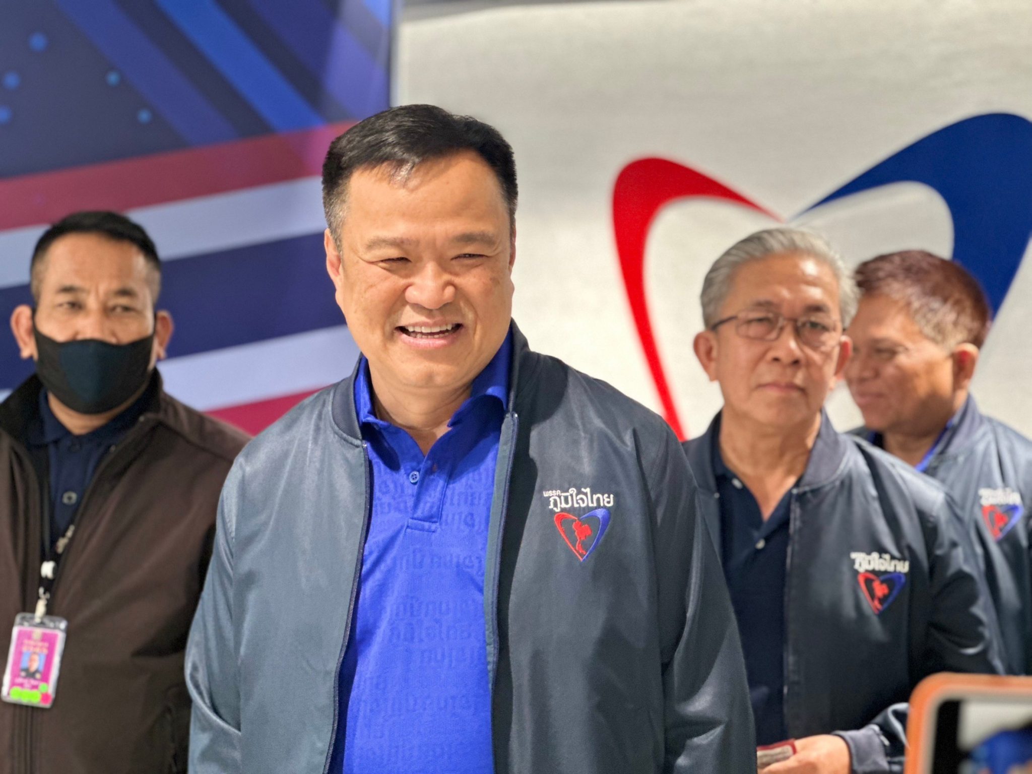 "อนุทิน" ปลื้ม "บุญจง" เข้า "ภูมิใจไทย" เป็นผู้สมัครเขต สู้ศึกเลือกตั้ง เผย เก่าไป ใหม่มา จังหวะดี ได้คนเก่ง มาร่วมงาน