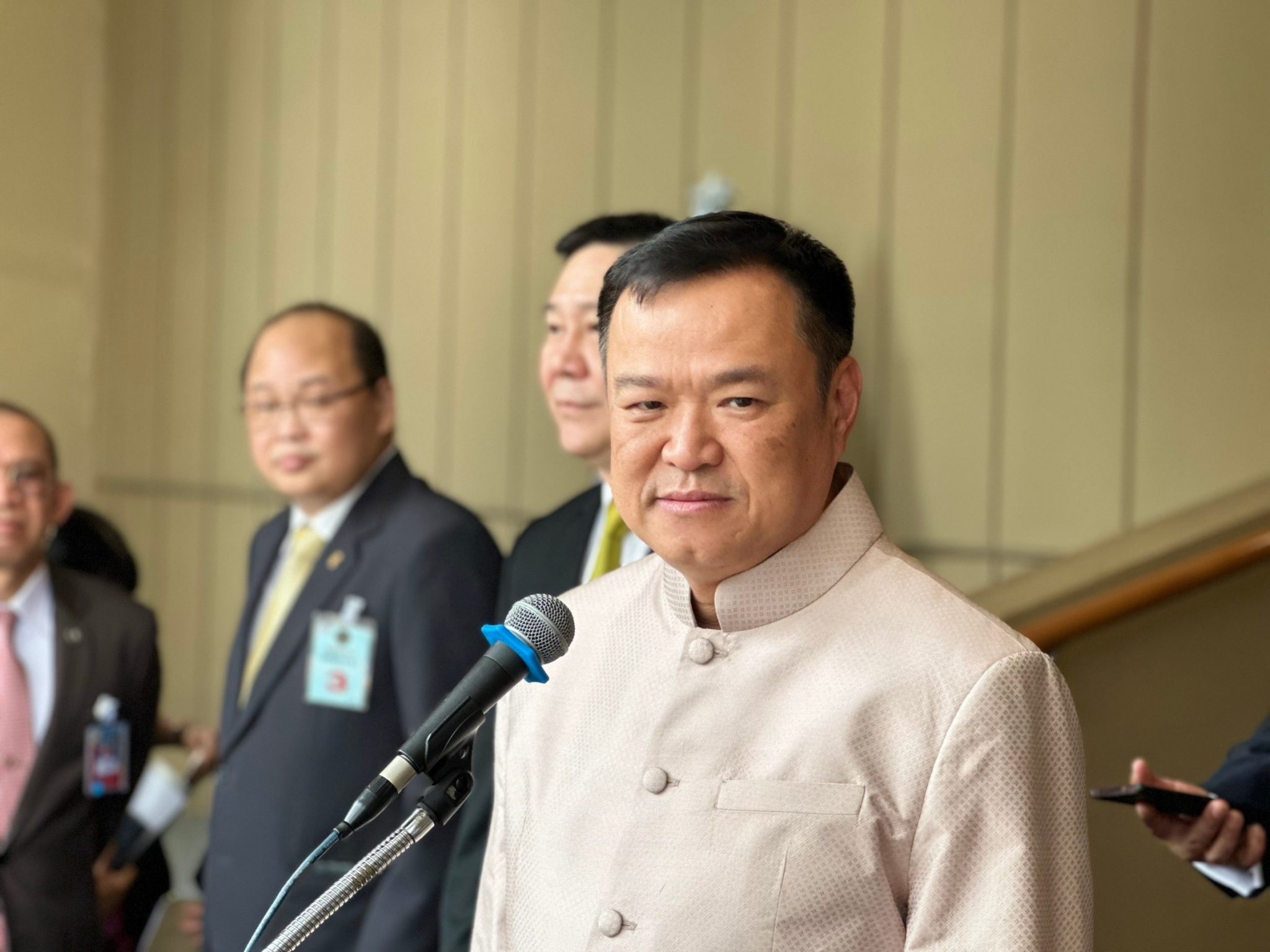 "อนุทิน" ขอโทษ "บิ๊กตู่" หลังภูมิใจไทย ปราศรัยพาดพิง ย้ำจุดยืน ทำงานต้องสร้างสรรค์