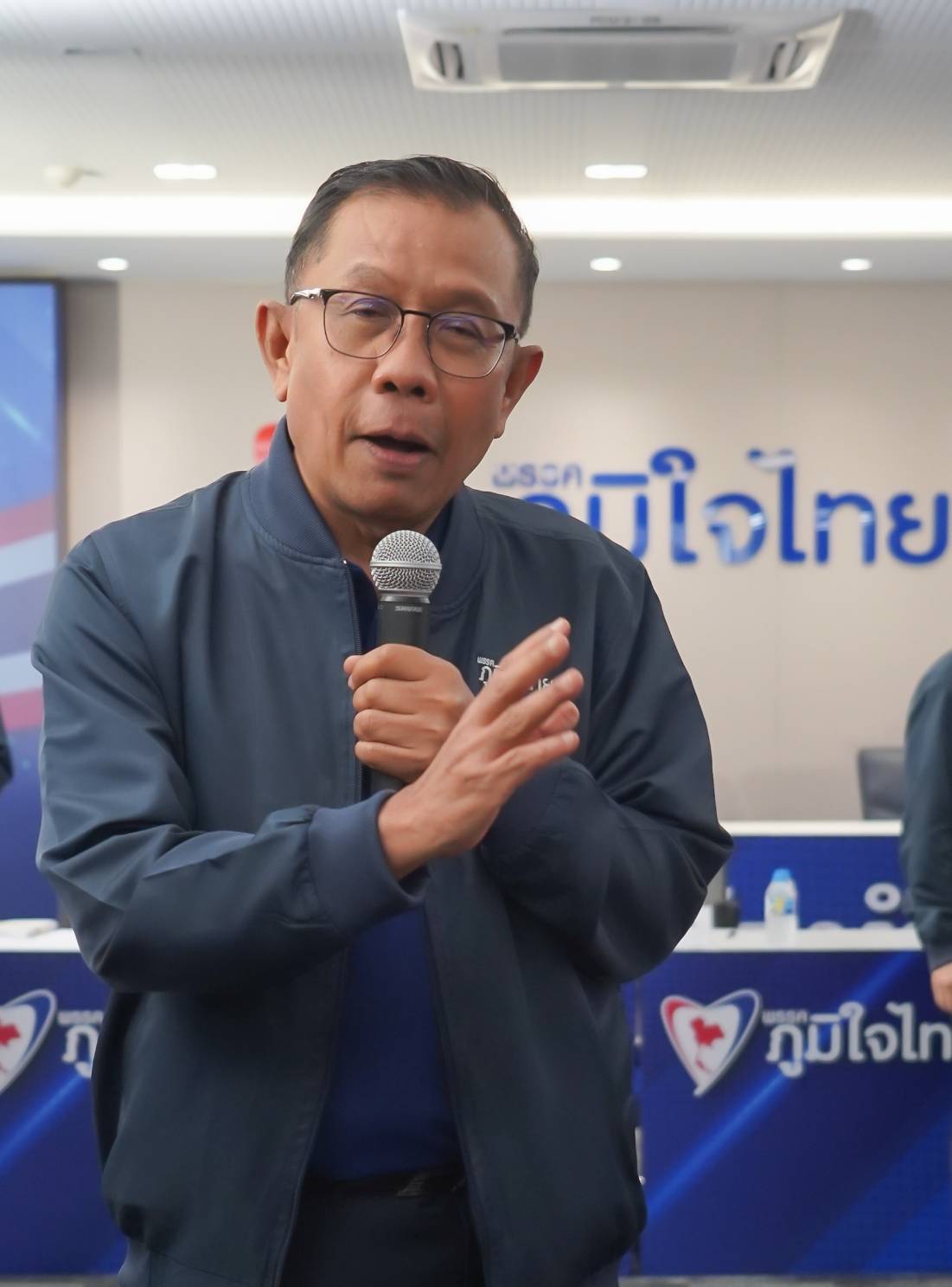 ศุภชัย ชี้ ศาลรับคำร้อง เป็นเรื่องเฉพาะเกี่ยวกับคุณสมบัติความเป็นรัฐมนตรี ไม่เกี่ยวกับตำแหน่งเลขาธิการพรรค ไม่ใช่คดีเกี่ยวกับการทุจริต แล้วมาโยงพรรคภูมิใจไทย ซึ่งเป็นความเท็จ