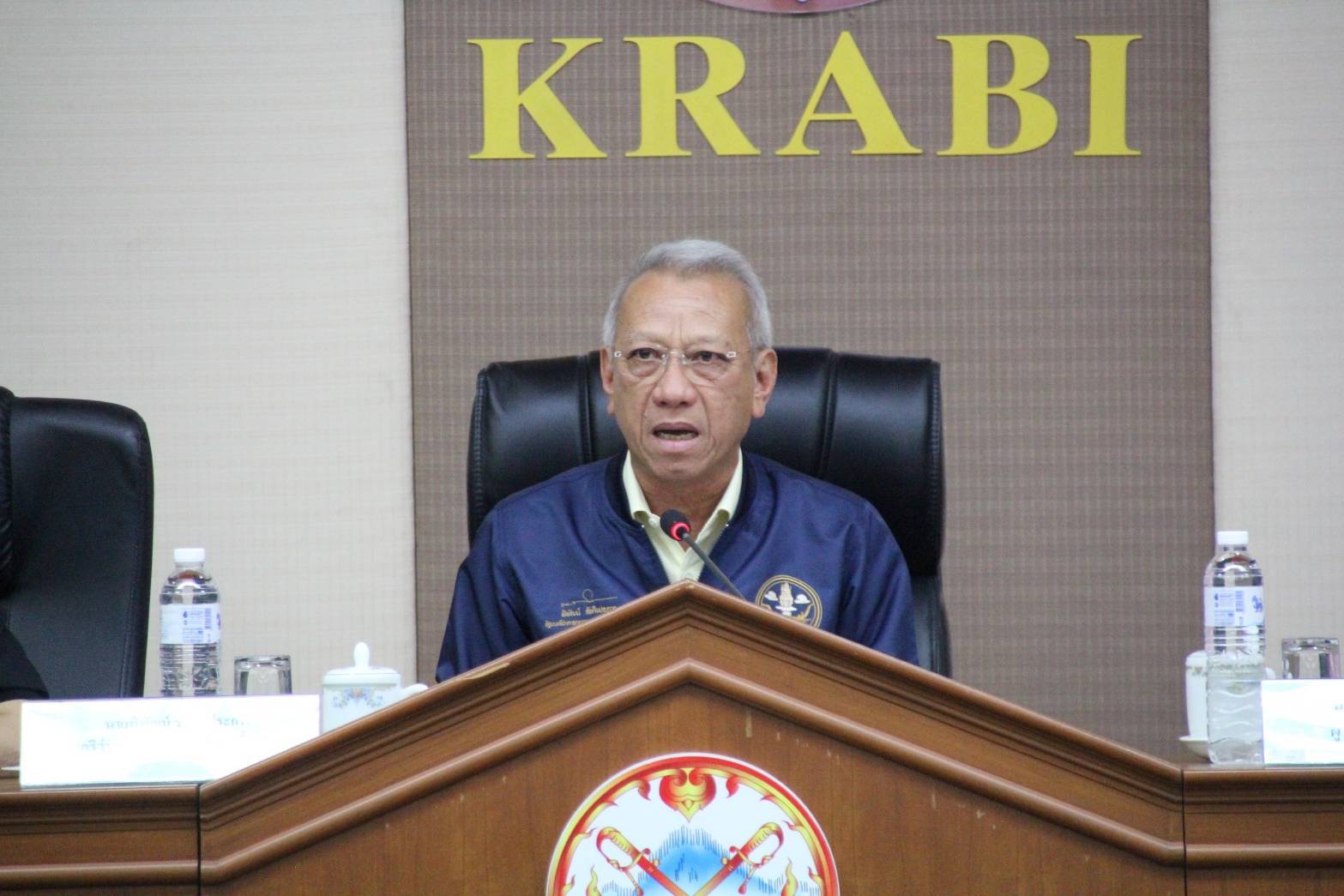 รมว.พิพัฒน์ ประชุม หารือ กับผู้ประกอบการจังหวัดกระบี่ เปิดเส้นทางท่องเที่ยวเชื่อมโยงเกาะลันตา - ลังกาวี