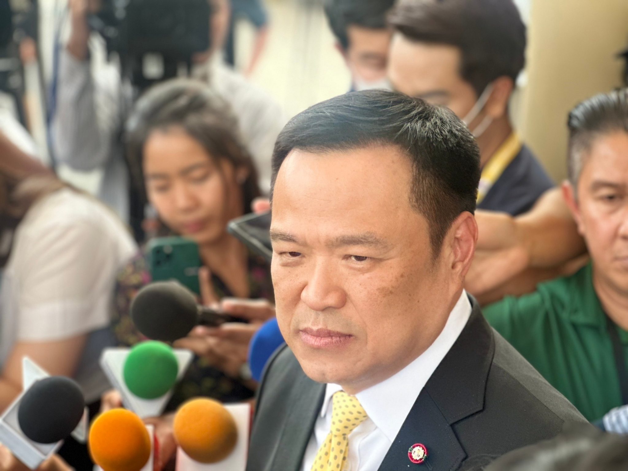 ว่าไปตามกฎหมาย กล่าวหาเท็จ เตรียมเจอคดี ! “อนุทิน” ตอบปม “ชูวิทย์” จ้องยื่นยุบภูมิใจไทย