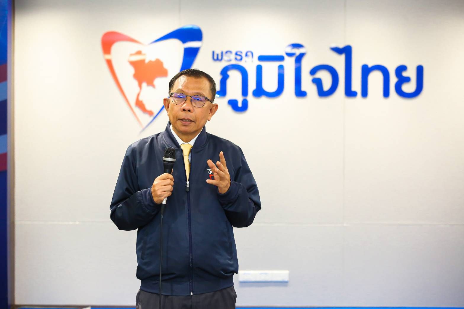 ภท.แจงข้อกล่าวหา "ชูวิทย์" ไม่เป็นจริง ทั้งที่ ลำพูน เขียนไลน์มาขอเงิน แต่พรรคไม่เคยส่งให้ และ กรณีสระแก้ว เป็นทีมงาน ช่วย เลือกตั้ง