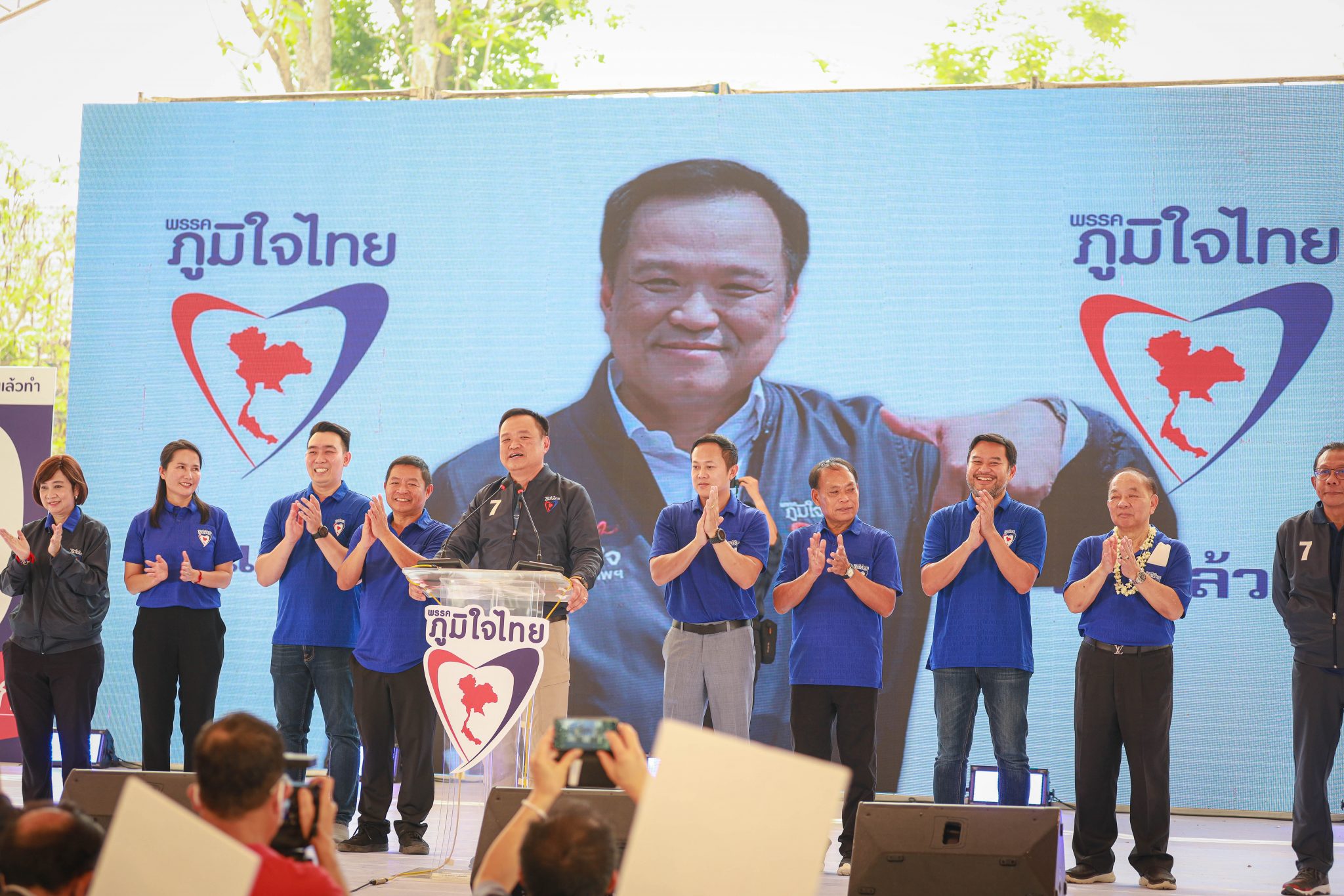 “อนุทิน” ปลุกประชาชน หยุดซื้อของจากพวกชอบเผา สร้างปัญหาฝุ่น PM 2.5 พร้อม ประกาศแนวทางแก้ปัญหาที่ต้นเหตุ ต้องตั้งทีมเจรจาชาติเพื่อนบ้าน ก่อนยกระดับ “เล่นไม้แข็ง”