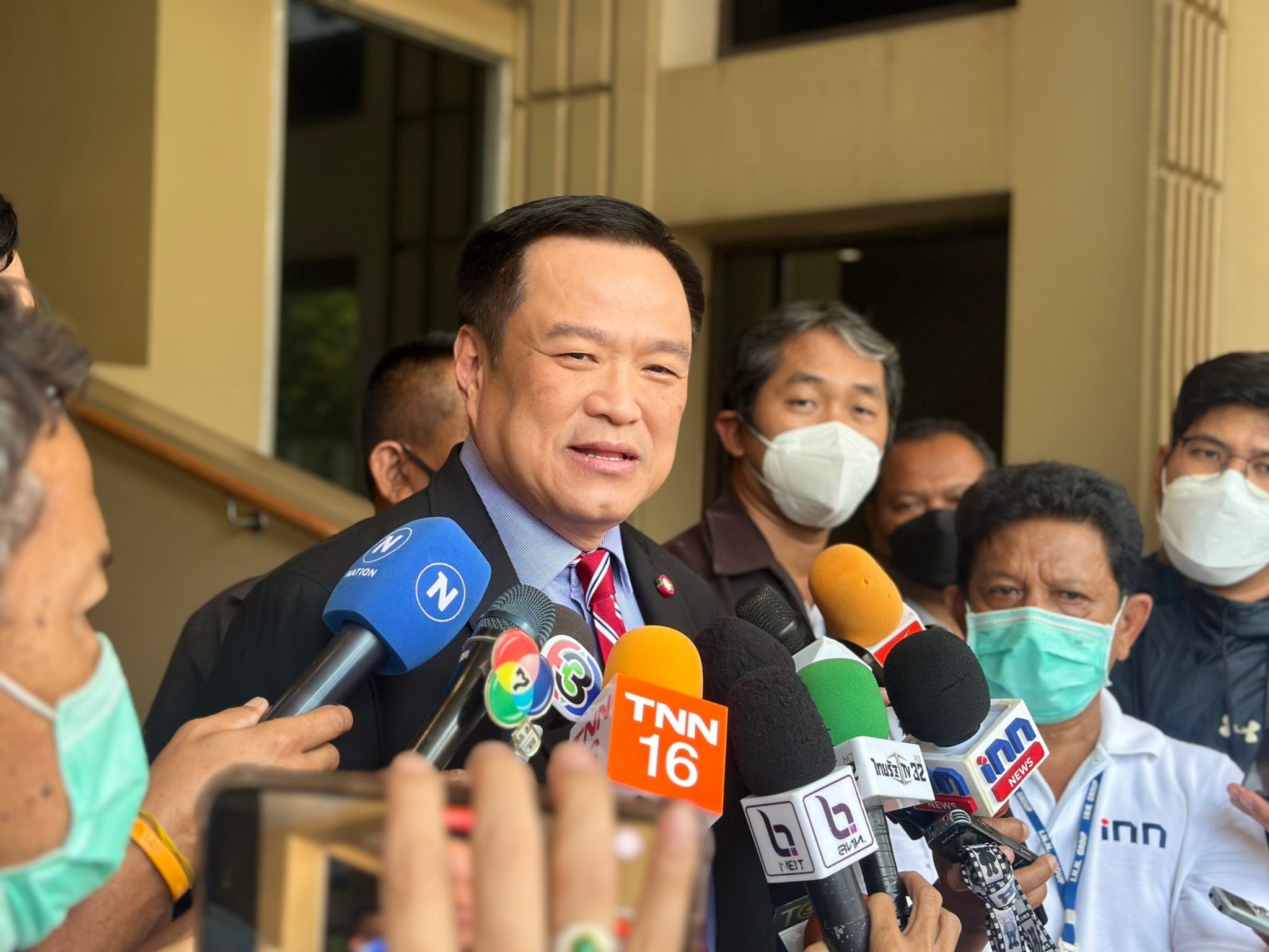 “อนุทิน” ย้ำหลักการ พรรคที่ได้ ส.ส.มากสุด ได้สิทธิ์ตั้งรัฐบาลก่อน มั่นใจ ไม่มีรัฐบาลเสียงข้างน้อย เชื่อ ส.ว.ไม่ส่งนายกฯ ไปถูกเชือด