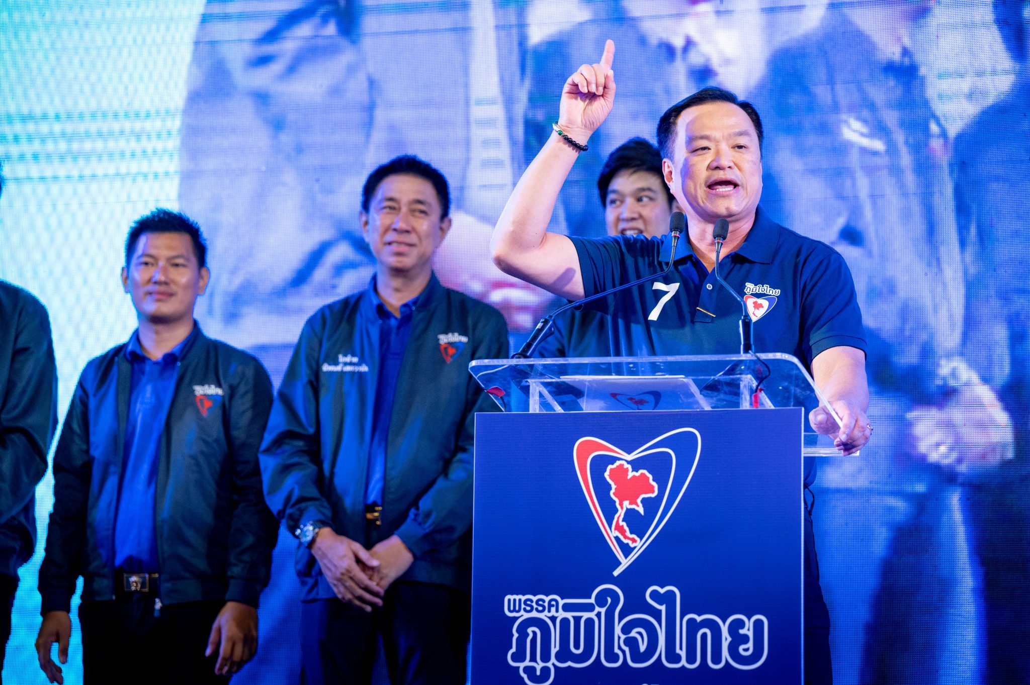 "อนุทิน" ลงพื้นที่ภูเก็ต ยกเป็นนางกวักประเทศไทย มั่นใจตอกเสาเข็มการเมือง ขอโอกาสทำงานต่อเนื่อง ชูนโยบาย ปั้นเมืองสุขภาพระดับโลก