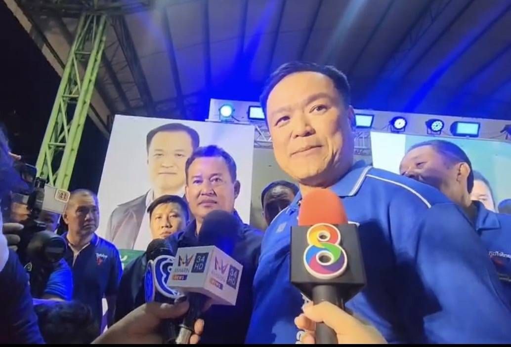 ‘อนุทิน’ ขอไม่เปิดศึกทะเลาะ ‘อุ๊งอิ๊ง’ ชมแข็งแรง คลอดไม่กี่วันลุกขึ้นมากอบกู้ ‘เพื่อไทย’ ไร้ปัญหาปมวิวาทะ ‘หนูนิด’ เย้ย ‘ชูวิทย์’ ประกาศจะตั้งศูนย์ต้านกัญชา จนกว่า ‘ภูมิใจไทย’ จะเป็น ‘ฝ่ายค้าน’ คงอีกหลายปี