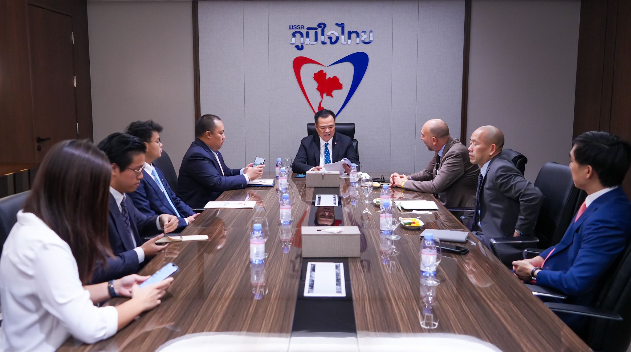 "อนุทิน" ให้การต้อนรับ คณะผู้จัดการธนาคารโลกประจำประเทศไทย