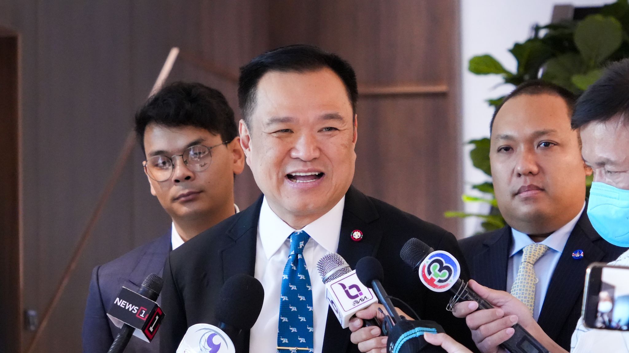 “อนุทิน” ย้ำ ภท. ยึดแถลงการณ์พรรคไม่หนุนนายกฯ ที่มีนโยบายแก้ไข หรือยกเลิกประมวลกฎหมายอาญา มาตรา 112 ส่วนโหวตประธานสภาฯ ให้ใครขอหารือก่อนประชุมสภาฯ เช้าวันที่ 4 ก.ค.