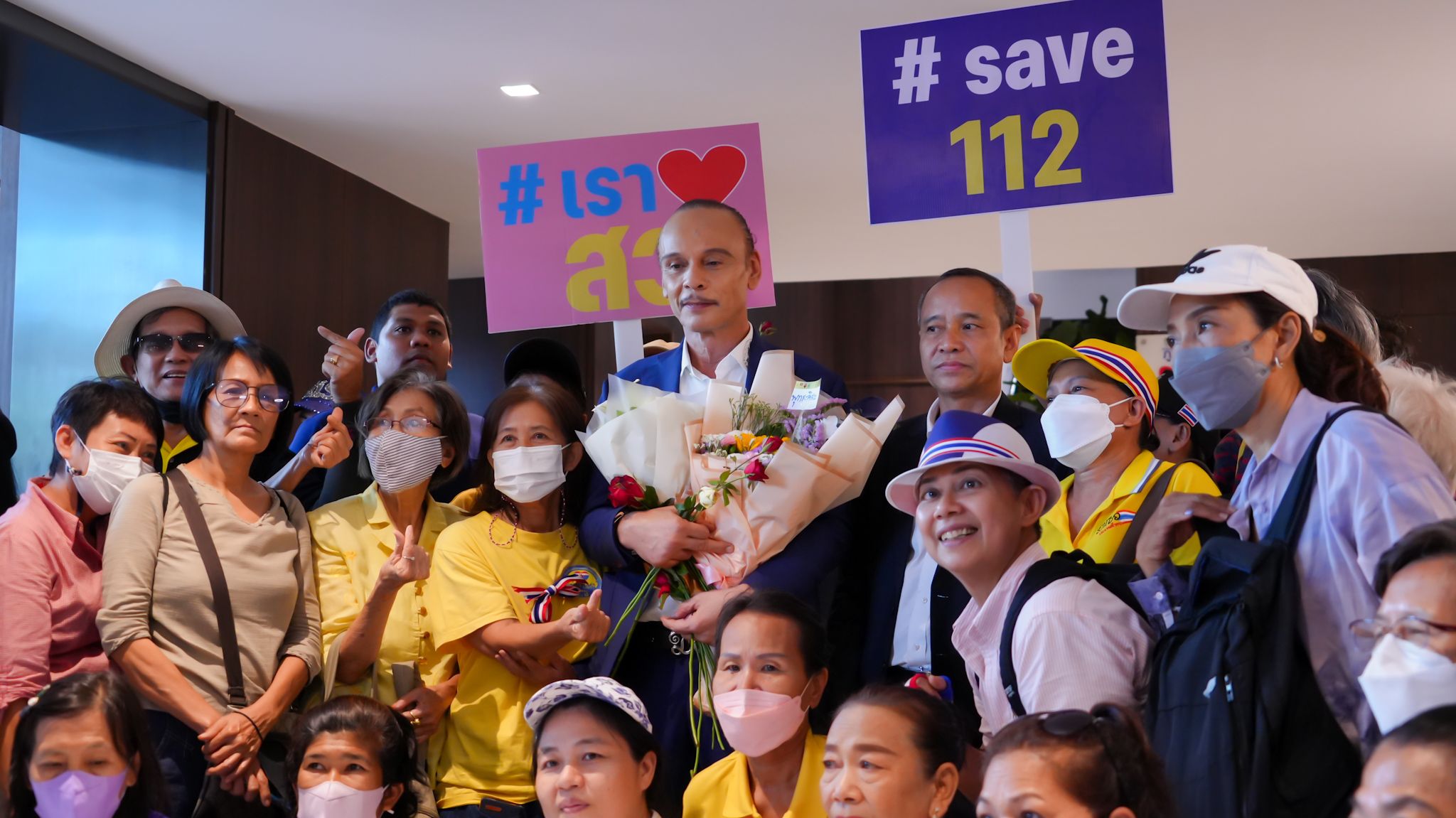 ศปปส. ให้กำลังใจ ชาดา ปกป้องสถาบัน ขณะเจ้าตัว ยัน ไม่ขอร่วมรัฐบาลกับพรรคที่เกี่ยวข้องแก้ ม.112