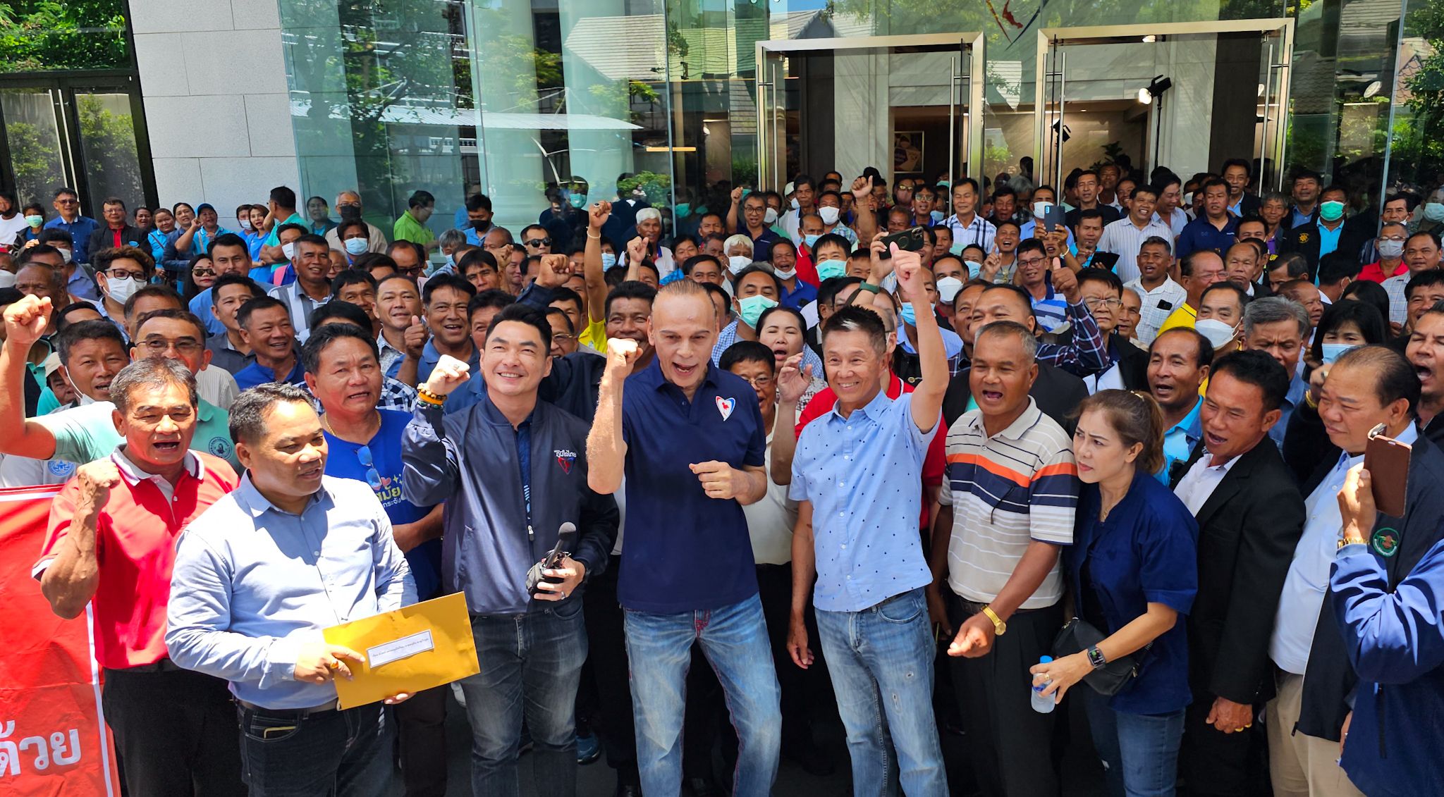 ภูมิใจไทย ให้การต้อนรับ 4 องค์กรชาวไร่อ้อย กว่า 2,000 คน เรียกร้องช่วยเหลือ "สส.ชาดา" รับปาก ภท. จะทำให้เต็มกำลัง หลังจากตั้งรัฐบาลสำเร็จ