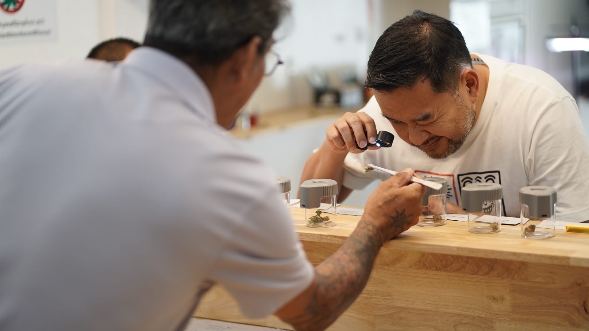 “หมอเอก” คณะทำงานด้านสาธารณสุข พรรคภูมิใจไทย โพสต์เฟซบุ๊ก ระบุว่า รัฐสภา ประเทศเยอรมนี ผ่านร่างกฎหมายกัญชา แล้ว