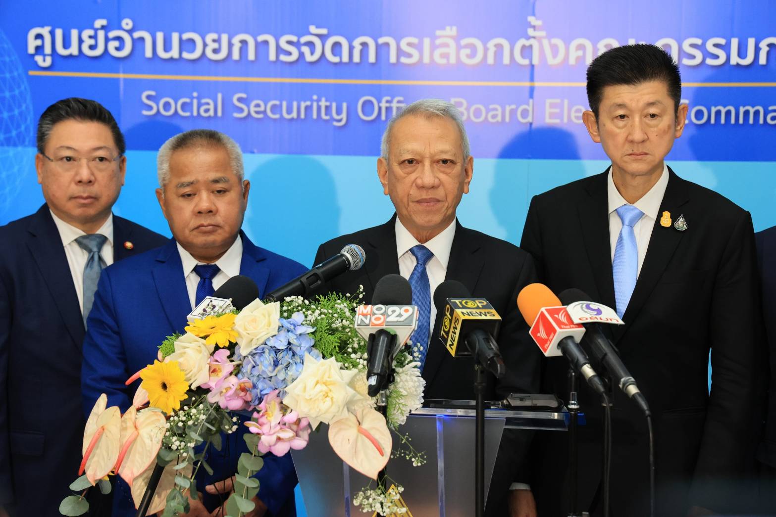 รมว.แรงงาน “พิพัฒน์” ตรวจเยี่ยม สปส. มอบนโยบาย เรื่องเพิ่มสิทธิประโยชน์ สำหรับผู้ประกันตน รวมไปถึง Micro Finance ลดหนี้ เติมทุน สร้างสุข เพื่อพัฒนาและยกระดับให้แรงงานมีคุณภาพชีวิตที่ดียิ่งขึ้น