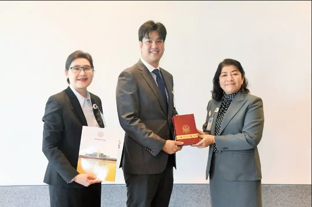 สส.บัญชีรายชื่อ พรรคภูมิใจไทย “ชลัฐ รัชกิจประการ” เดินทางเข้ามารายงานตัวการเป็น สส. ต่อสำนักงานเลขาธิการสภาผู้แทนราษฎร แทน “ทรงศักดิ์ ทองศรี” ที่พ้นสภาพ