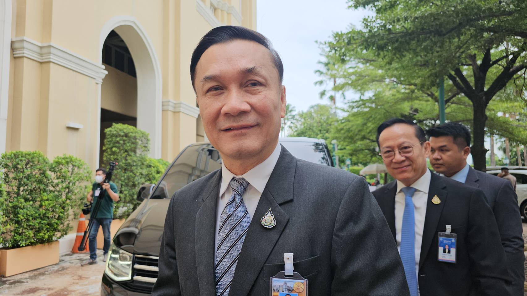 “รมช.ทรงศักดิ์” ยัน ภูมิใจไทยพร้อมทำงานทันที ชี้ "ก.มหาดไทย" เป็นกระทรวงใหญ่ มีรมช.หลายคนเป็นเรื่องดี ช่วยกันบำบัดทุกข์บำรุงสุข ประชาชนรออยู่