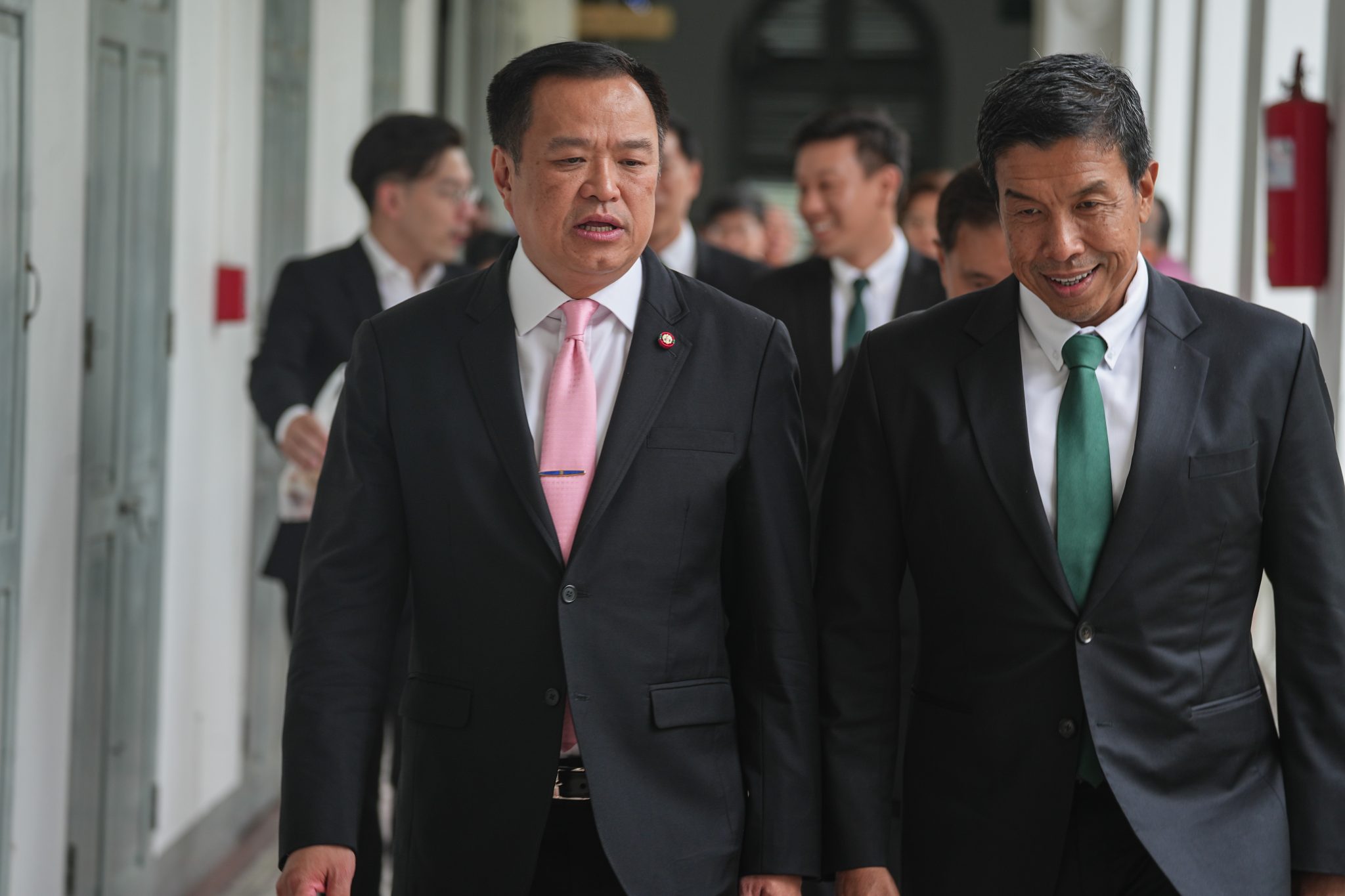 "อนุทิน" ชี้ ปมรถไฟฟ้าสีเขียว ต้องจบที่กฎหมายตัดสิน เผย สัปดาห์หน้ารอดูความชัดเจน