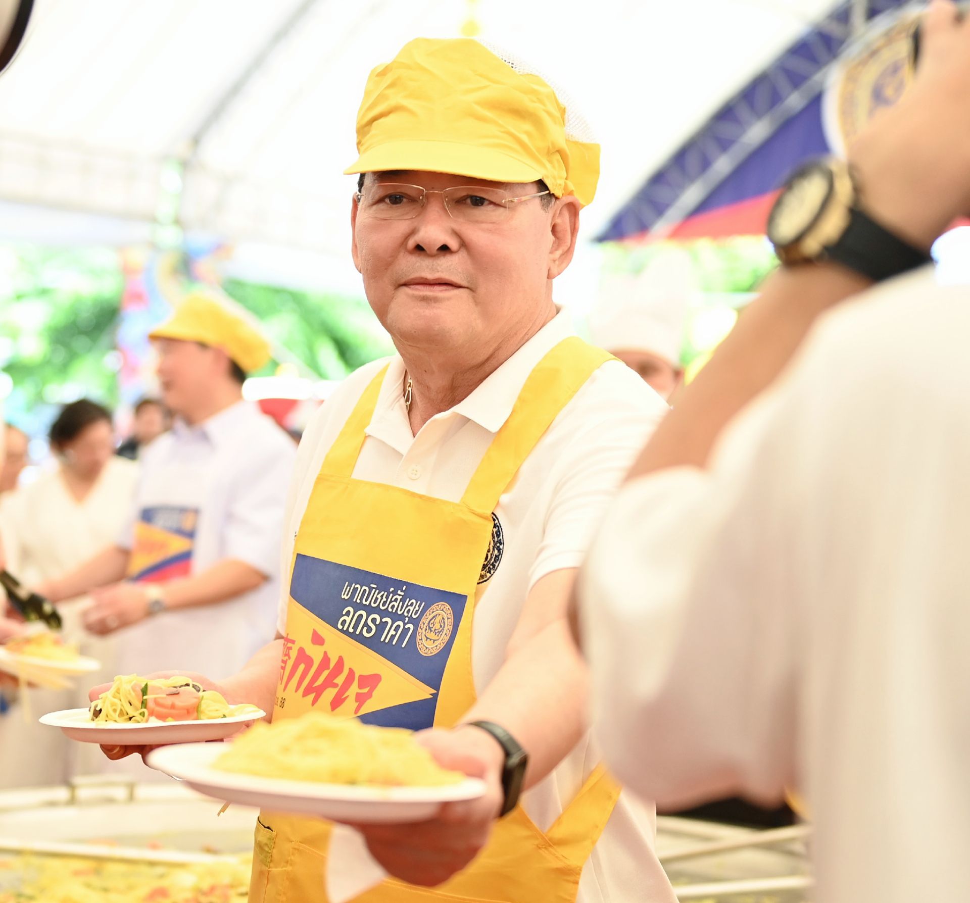 “นภินทร” ร่วมเปิดมหกรรม “พาณิชย์สั่งลุย ลดราคากินเจ” ผนึกกำลังกับพันธมิตรภาคเอกชน ลดสูงสุด -70% !!