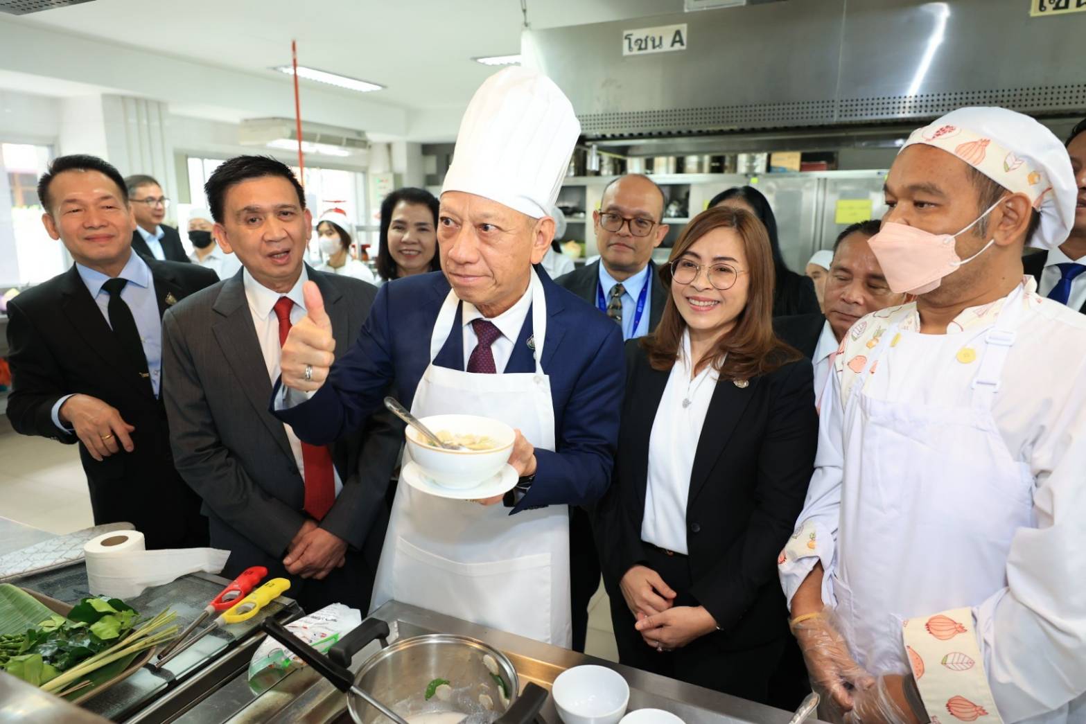 รมว.แรงงาน "พิพัฒน์" มอบนโยบายกรมพัฒน์ ตั้งเป้า พัฒนาฝีมือแรงงาน Upskill และ Reskill ให้ได้ 3.9 ล้านคน เพื่อแรงงานมีทักษะดี มีมาตรฐาน รองรับค่าจ้างตามความสามารถ