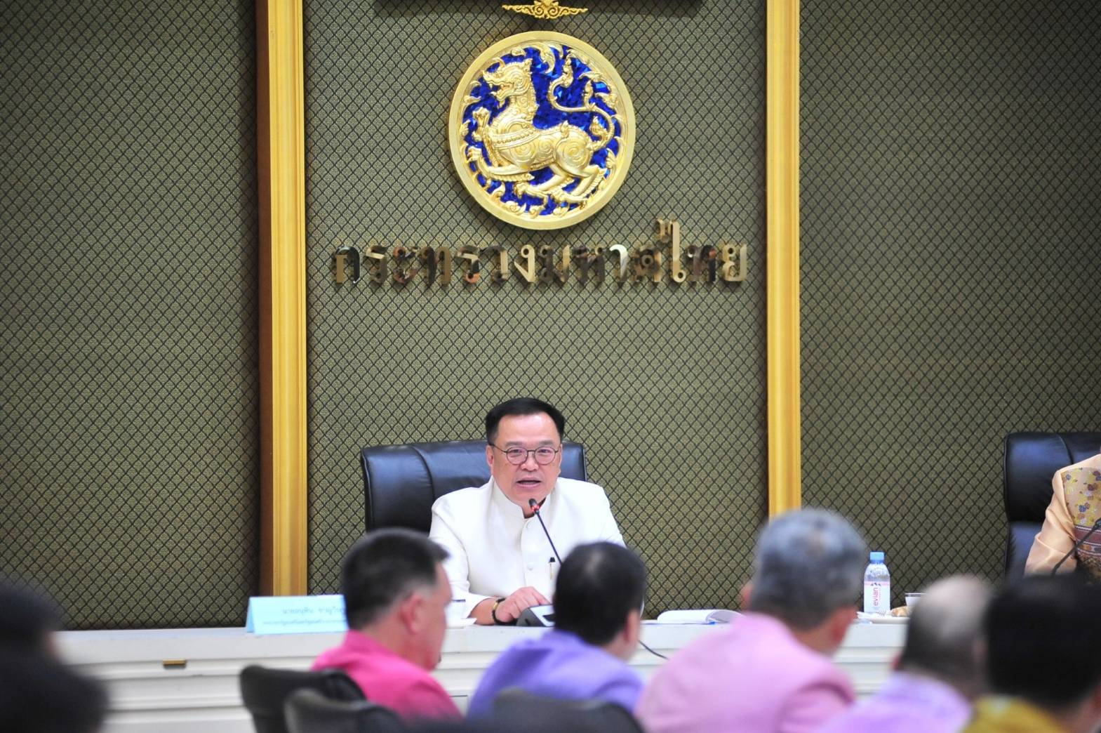 มท.1 นั่งหัวโต๊ะ นำประชุม คกก.อำนวยการป้องกันและปราบปรามผู้มีอิทธิพลครั้งแรก เดินหน้าปูพรมสร้างความสงบสุขให้สังคมตามนโยบายเร่งด่วนของรัฐบาล พร้อมจัดตั้ง “ศูนย์รับแจ้งเบาะแสผู้มีอิทธิพล กระทรวงมหาดไทย”