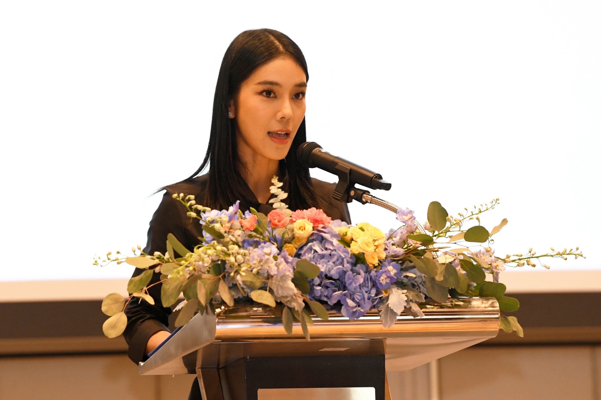 สุชาดา” เลขาฯ รมว.กระทรวง อว. เปิดงานประชุม “ระดมความเห็นการพัฒนาและขับเคลื่อนอุตสาหกรรมเศรษฐกิจสร้างสรรค์” ชี้เพื่อกำหนดทิศทาง หาโอกาสและศักยภาพดันเศรษฐกิจสร้างสรรค์-ซอฟต์พาวเวอร์ของไทย