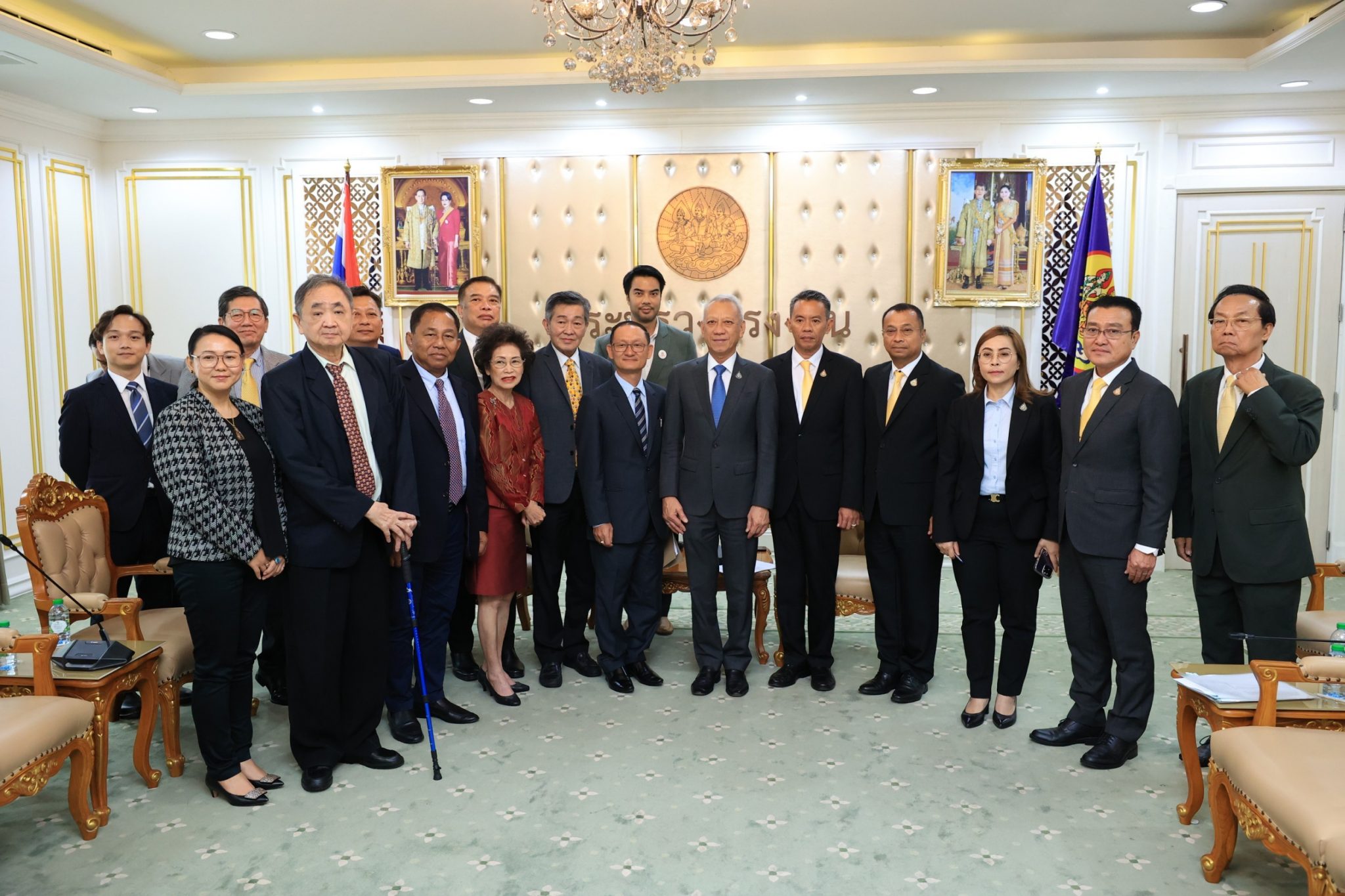 "เอกชนจัดหา-รัฐจัดส่ง" รมว.พิพัฒน์ ถกสมาคมจัดหางานฯ รุกขยายตลาด ย้ำ ดูแลแรงงานไทย ปลอดหนี้ - ปลอดภัย