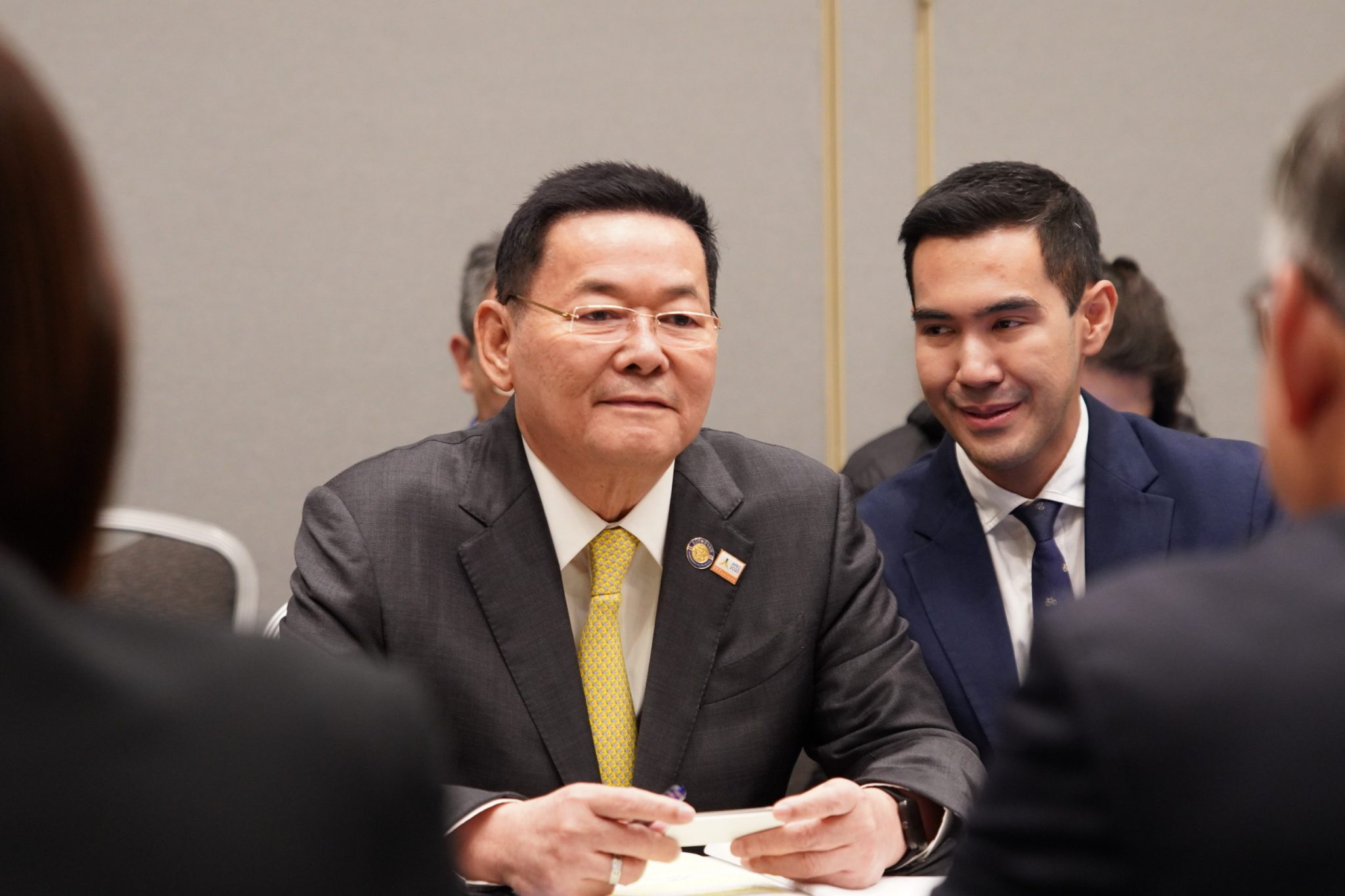 “นภินทร” หารือทวิภาคี รมต.การค้าฯ สิงคโปร์ ผลักดันความร่วมมือด้านเศรษฐกิจดิจิทัล ต่อยอด SMEs พร้อมหนุนส่งออกสินค้าเกษตรไทย