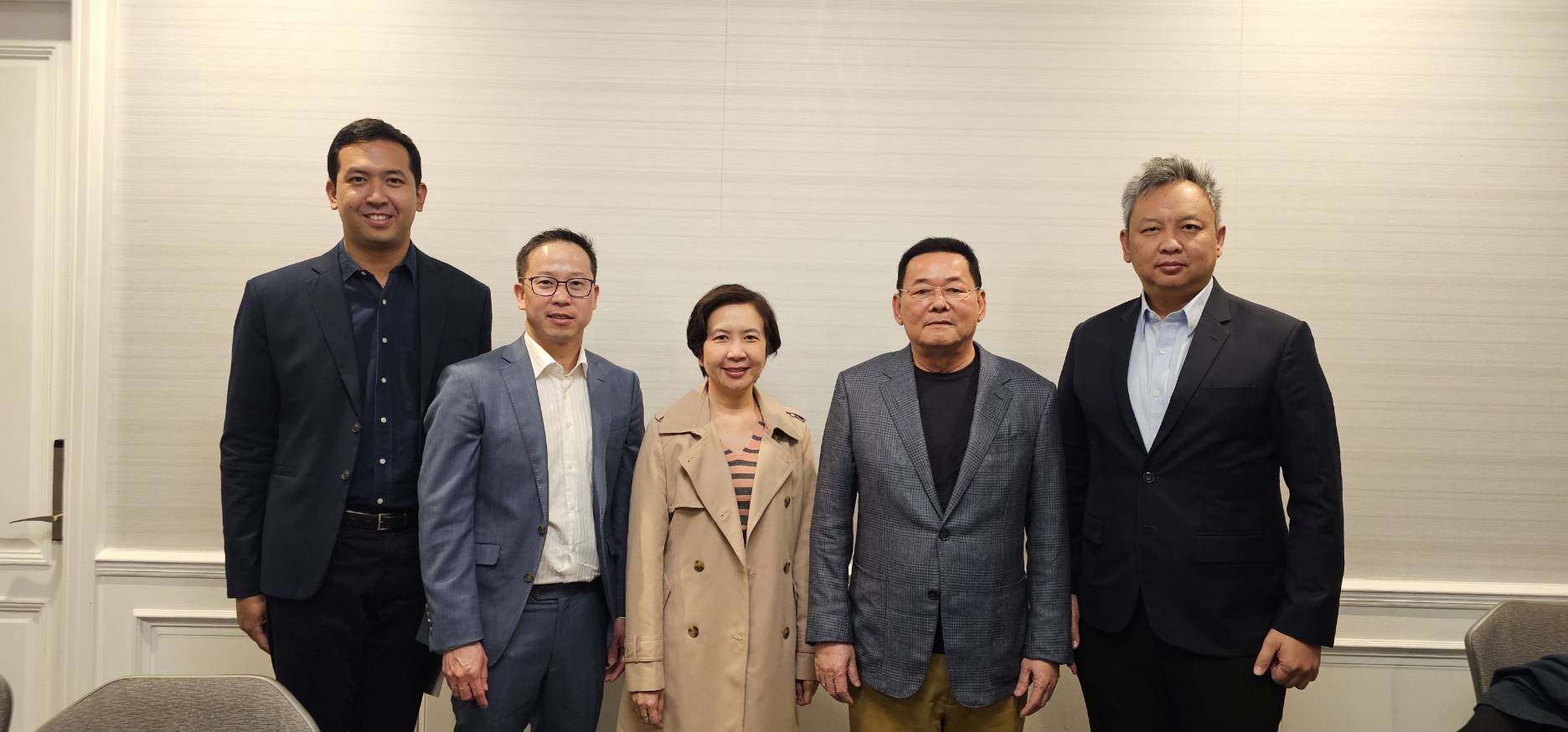 "นภินทร" เผย "รมต.จีน" ฝากประสาน สธ.ไทย ออกใบรับรองยารักษามะเร็ง หลังผ่าน อย. สหรัฐฯ แล้ว