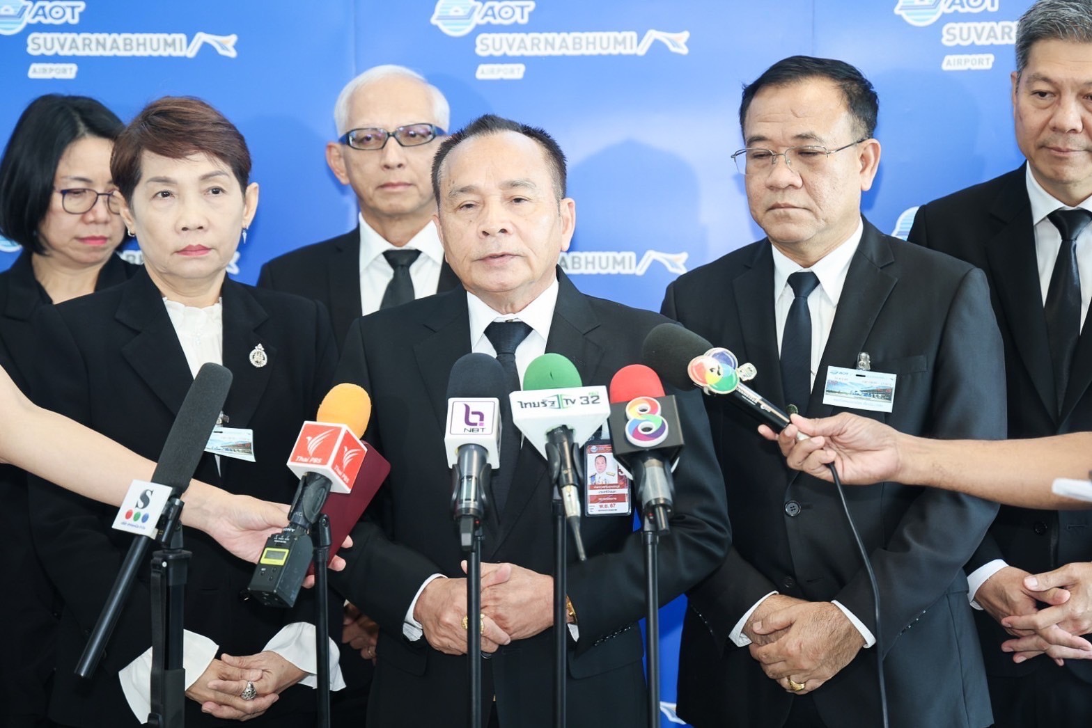 รมว.แรงงาน พิพัฒน์ มอบ เลขาฯ อารี ร่วมพิธีรับร่าง 5 แรงงานไทยจากอิสราเอลกลับถึงมาตุภูมิ