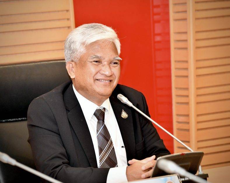 ปลัด ก.ศึกษาฯ เด้งรับนโยบาย เปิดแนวรุก 2 ด้าน สำนึกรักความเป็นไทย ทั้งนักเรียนและบุคลากร