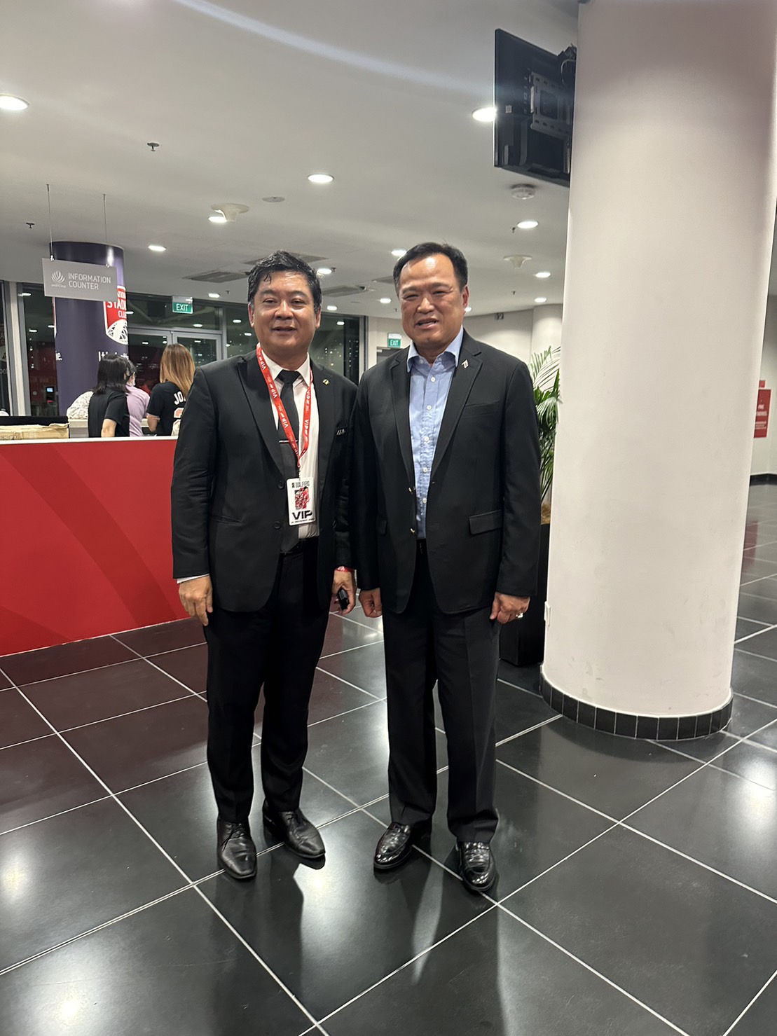 ให้กำลังใจทีมบอลไทย