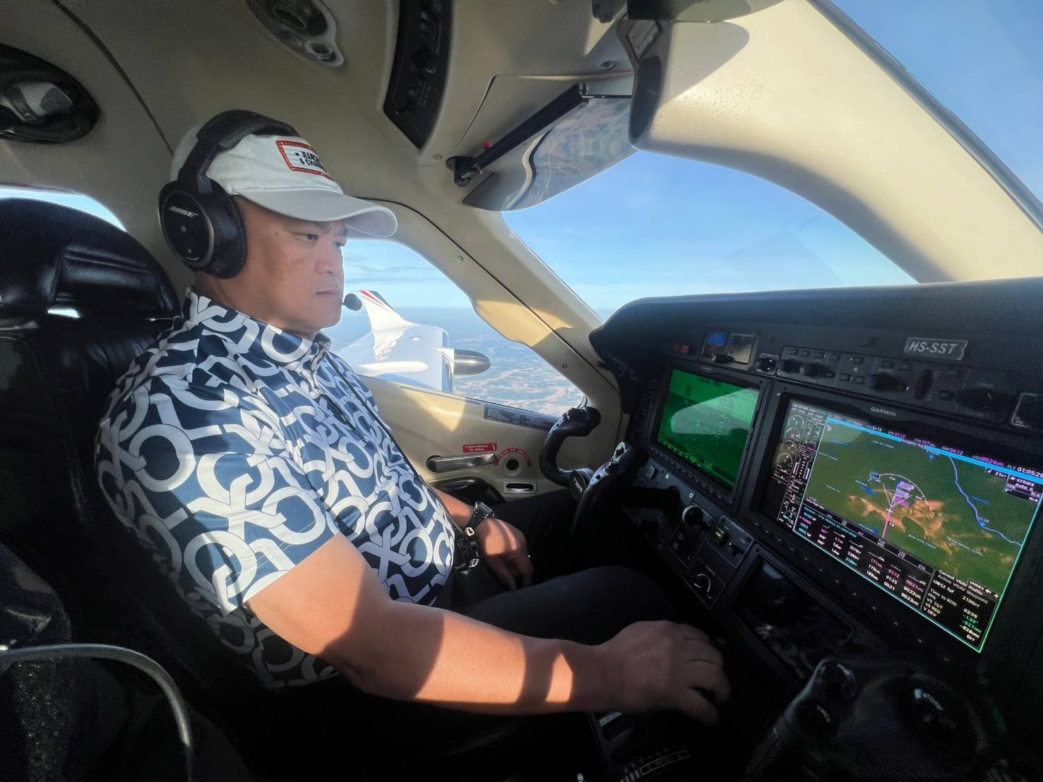 หัวใจติดปีก ! “อนุทิน” พา “ทีมหมอ” บินด่วน “สกลนคร” ผ่าตัดปลูกถ่ายอวัยวะ พร้อมเข้าพบญาติ ผู้เสียชีวิต ก่อนยกมือไหว้ ขอบคุณ ที่ลงนามบริจาคอวัยวะ ช่วยต่อลมหายใจอีกหลายคน