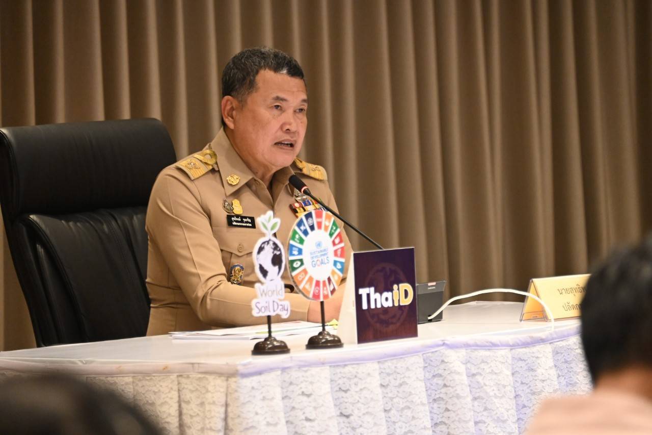 ต้องให้ความสำคัญวิชาประวัติศาสตร์ ! “ปลัด มท.” รับลูกนโยบาย “อนุทิน” สร้างค่านิยมรักชาติ สั่งผู้ว่าฯ ทุกจังหวัด เร่งดำเนินการ พร้อมลุยสร้างครูต้นแบบ หนุน แยก 3 ปวศ.-หน้าที่พลเมือง-ศีลธรรม เป็นวิชาเดี่ยว