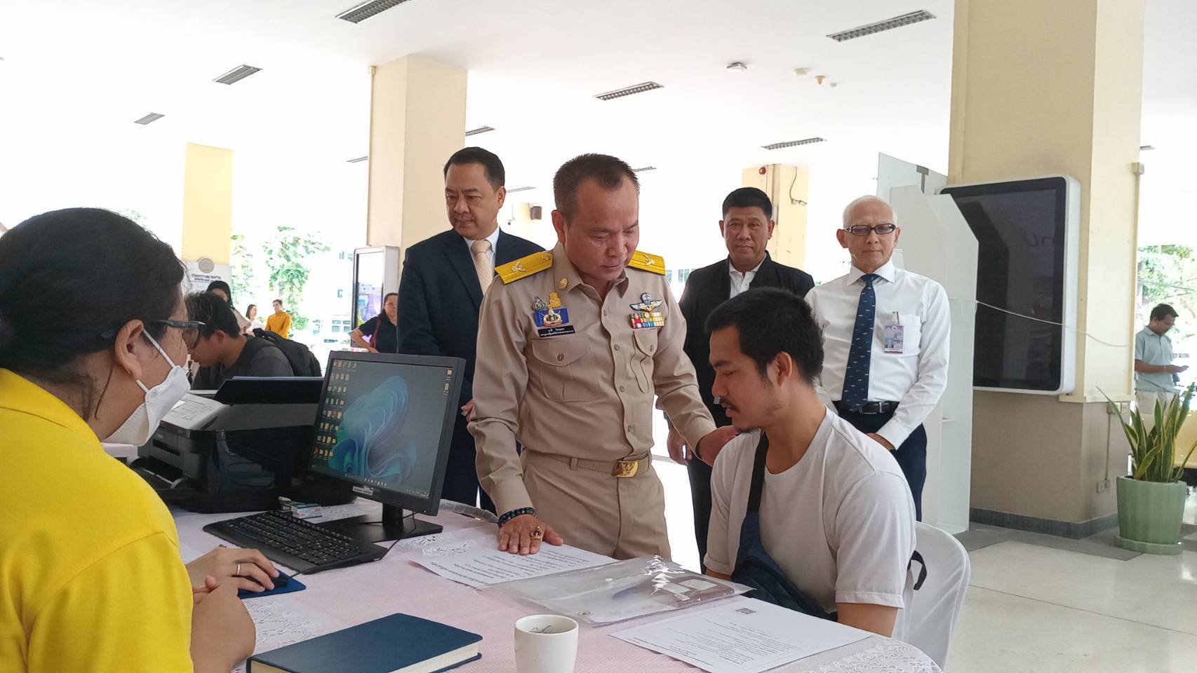 เริ่มแล้ววันนี้ !! รมว.แรงงาน"พิพัฒน์" เร่งเยียวยา 50,000 บาท แรงงานไทยจากอิสราเอล พร้อมกำชับหน่วยงานในสังกัด อำนวยความสะดวกยื่นคำร้องขอรับเงินเยียวยา