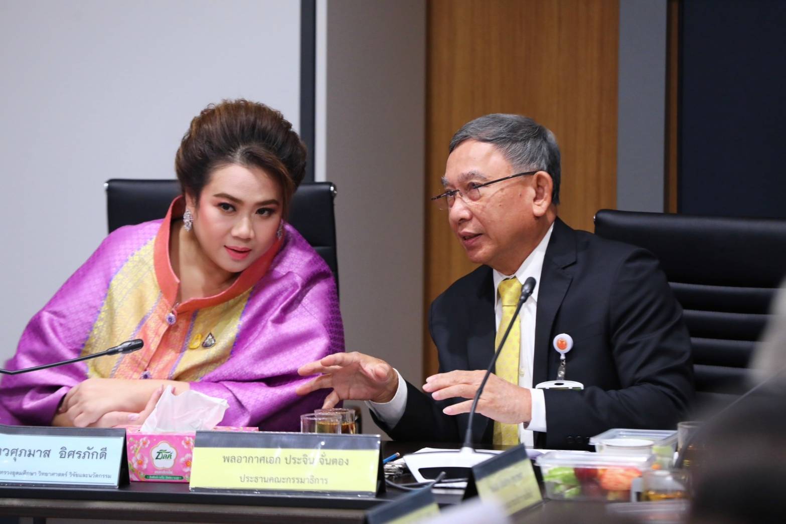 “ศุภมาส” รมว.อว. หารือแนวทางพัฒนาระบบการศึกษา ร่วมกับ กมธ.การอุดมศึกษาฯ พร้อมก้าวข้ามความเปลี่ยนแปลงของโลกร่วมกันหนุน นร. สอบ TCAS ได้โดยไม่ต้องเสียค่าใช้จ่าย เพิ่มโอกาสเข้าสู่มหาวิทยาลัย