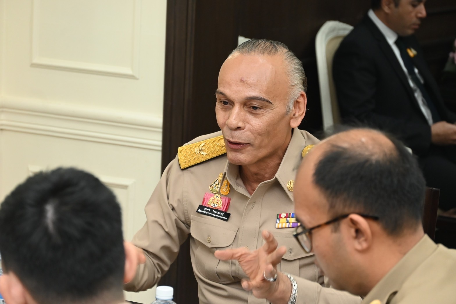 "ชาดา" จัดแถวภาคีเครือข่าย แก้ปัญหายาเสพติด ผ่านกลไกชุมชนยั่งยืน เดินหน้านำผู้เสพ เข้าสู่กระบวนการบำบัด ไม่ให้หวนเข้าสู่วงจรนักเสพอีก กำชับแยกปลาแยกน้ำ ระหว่างผู้ค้าผู้เสพ ให้ชัด