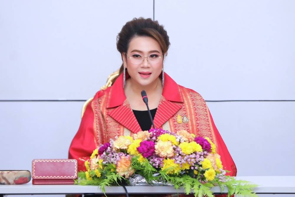  เตรียมเฮ !! "ศุภมาส" จัดเต็ม  ยกขบวน อว. มอบ 9 กล่องของขวัญปีใหม่ 2567 ส่งความสุขคนไทยครอบคลุมทุกกลุ่ม