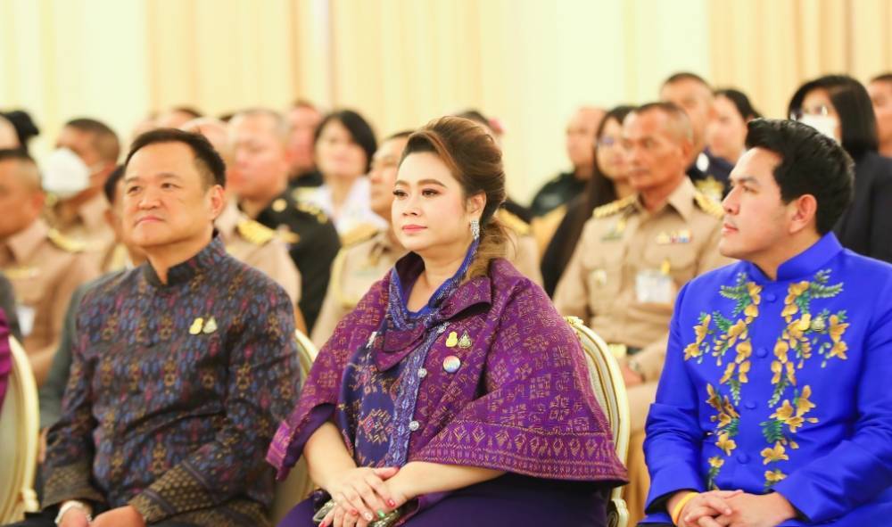 กระทรวง อว.– กห. - ศธ. - สถาบันคุณวุฒิวิชาชีพ จับมือพัฒนาทหารกองประจำการ เพื่อให้ได้รับการรับรองคุณวุฒิการประกอบอาชีพหลังพ้นจากกองประจำการ “ศุภมาส” ไฟเขียวให้มหาวิทยาลัย - สถาบันวิทยาลัยชุมชนใน 21 จังหวัด จัดการศึกษารวมทั้งจัดฝึกอบรมทักษะตามโครงการฝึกอบรมต่างๆ ทั้งแบบเรียนทางไกลออนไลน์ และในสถานที่จริง