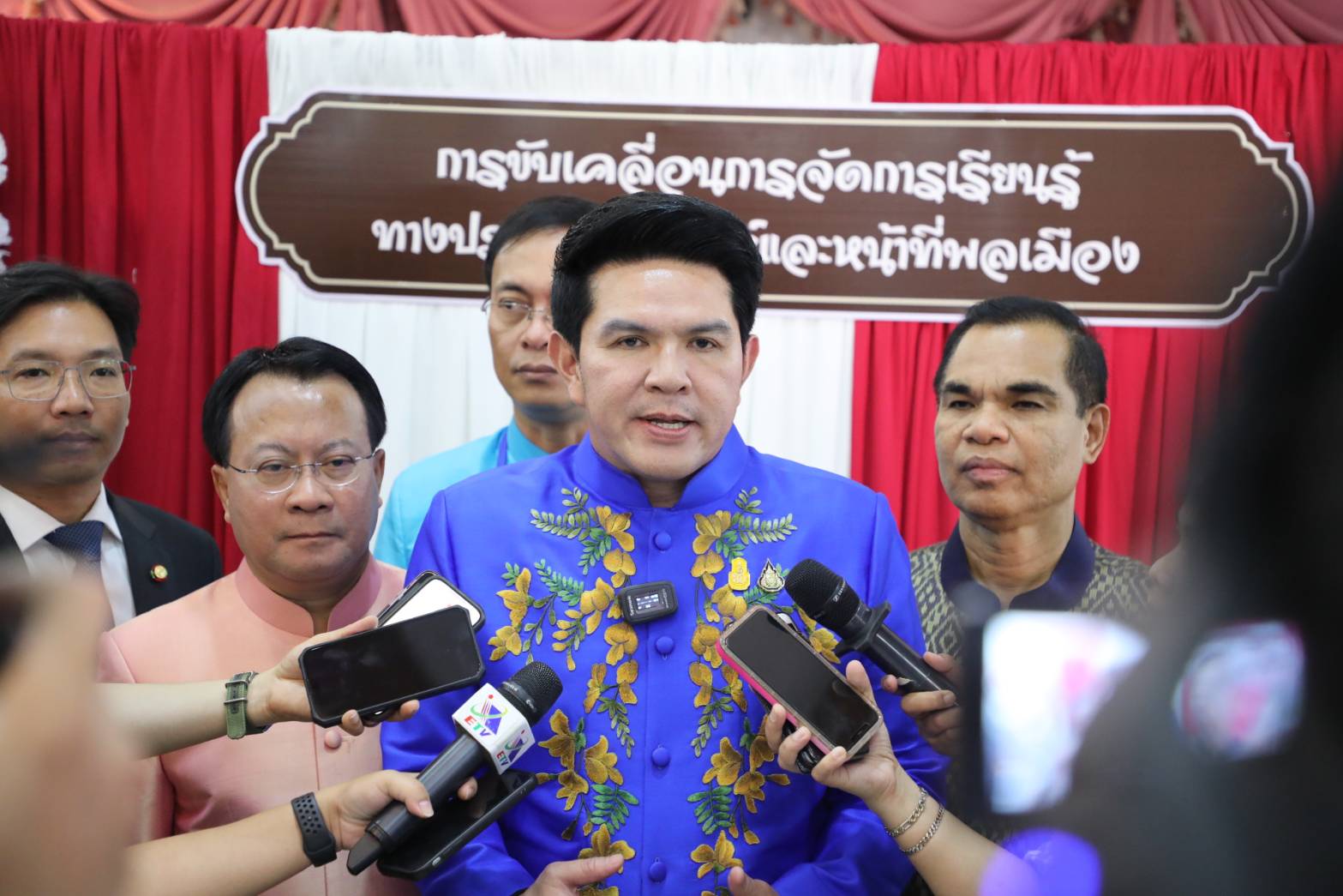 "เสมา​2" Kick Off ขับเคลื่อนการเรียนการสอนประวัติศาสตร์และหน้าที่พลเมืองในโรงเรียน​ ชูผนึกกำลัง​4​ กระทรวง​ จัด​ Road Show สอนประวัติศาสตร์ สร้างจิตสำนึกความเป็นไทย ทุกภูมิภาค