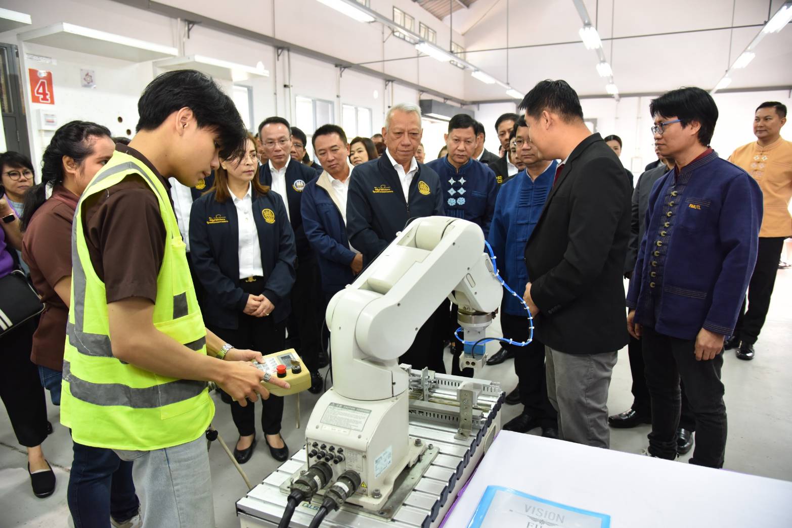 รมว.แรงงาน “พิพัฒน์” นำทัพลุยเชียงใหม่เยี่ยมการฝึกอาชีพ Up Skill แรงงานทุกช่วงวัย สนับสนุนผู้ประกอบการ กระตุ้นเศรษฐกิจภาคเหนือ